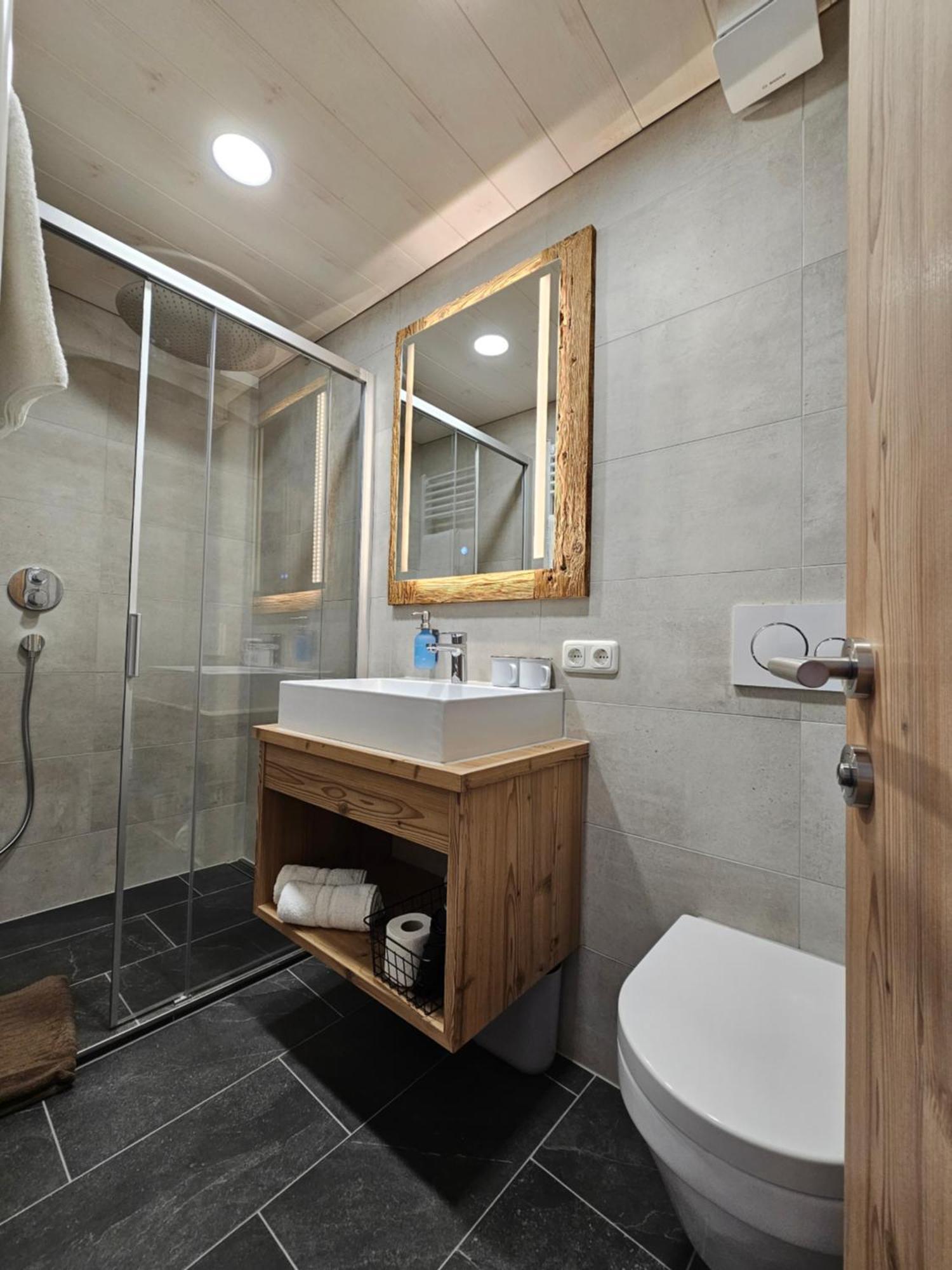 Doppelzimmer mit Balkon
