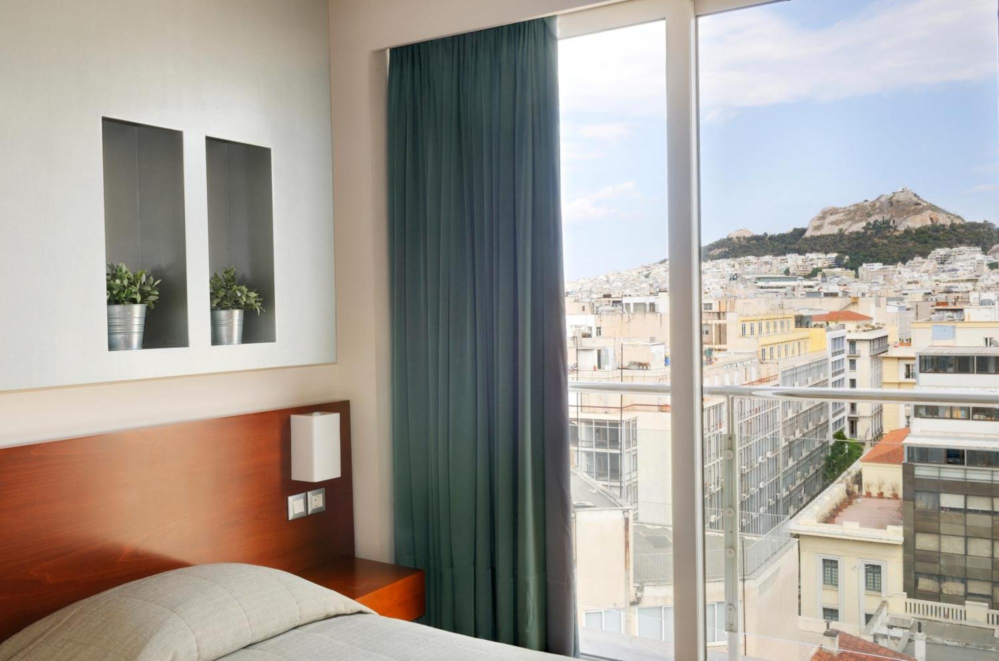 Suíte com Cama King-size e Sofá-cama - Não Fumantes