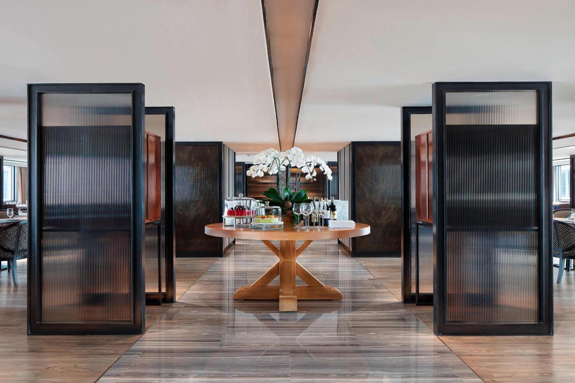 M Club lounge access, Guest room, 1 King