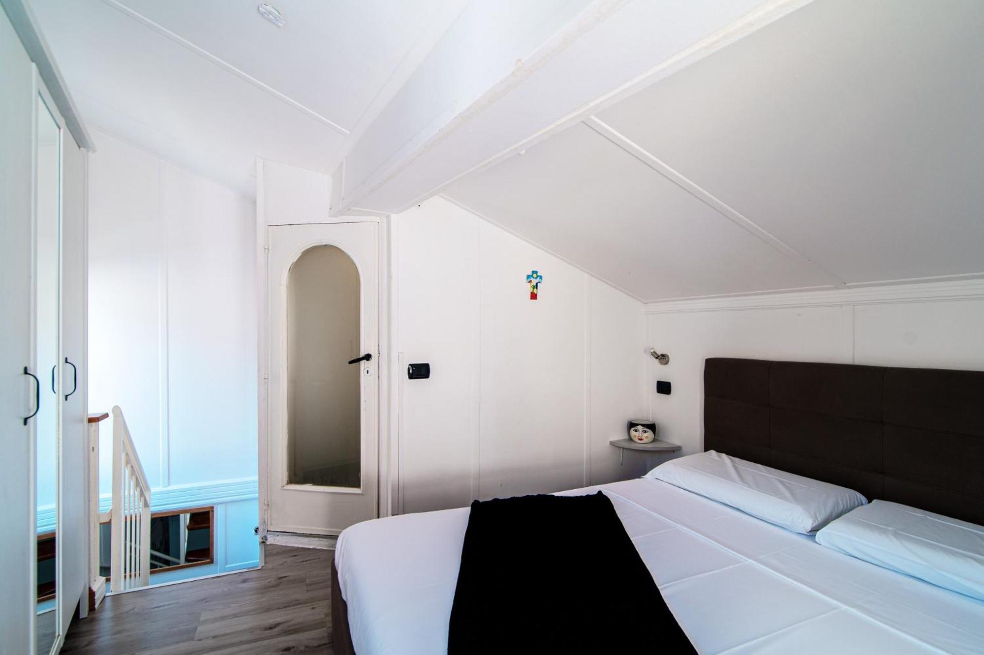 Studio - Split-Level