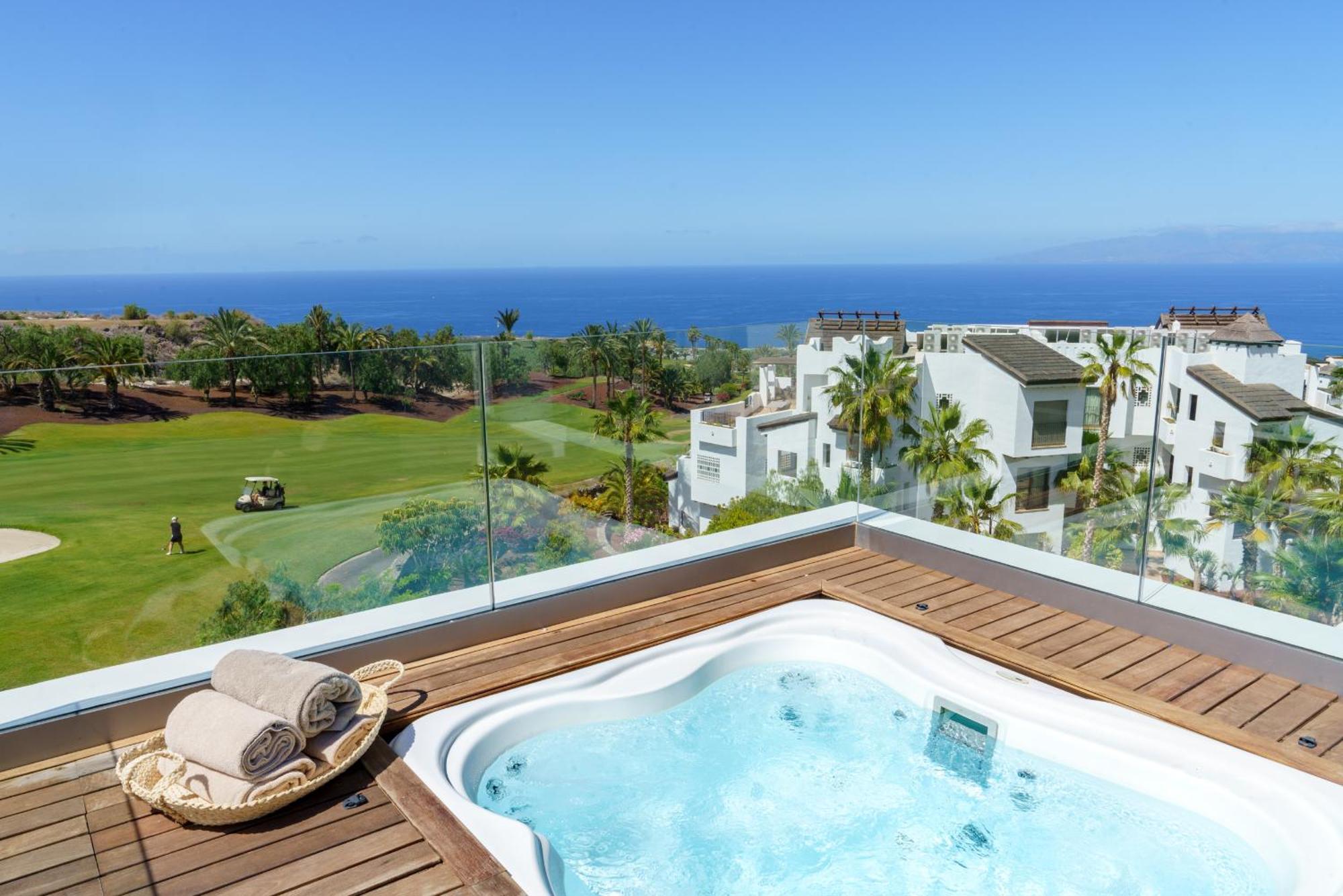 Three-Bedroom Suite Jacuzzi Sea View,1255458787:JPEG