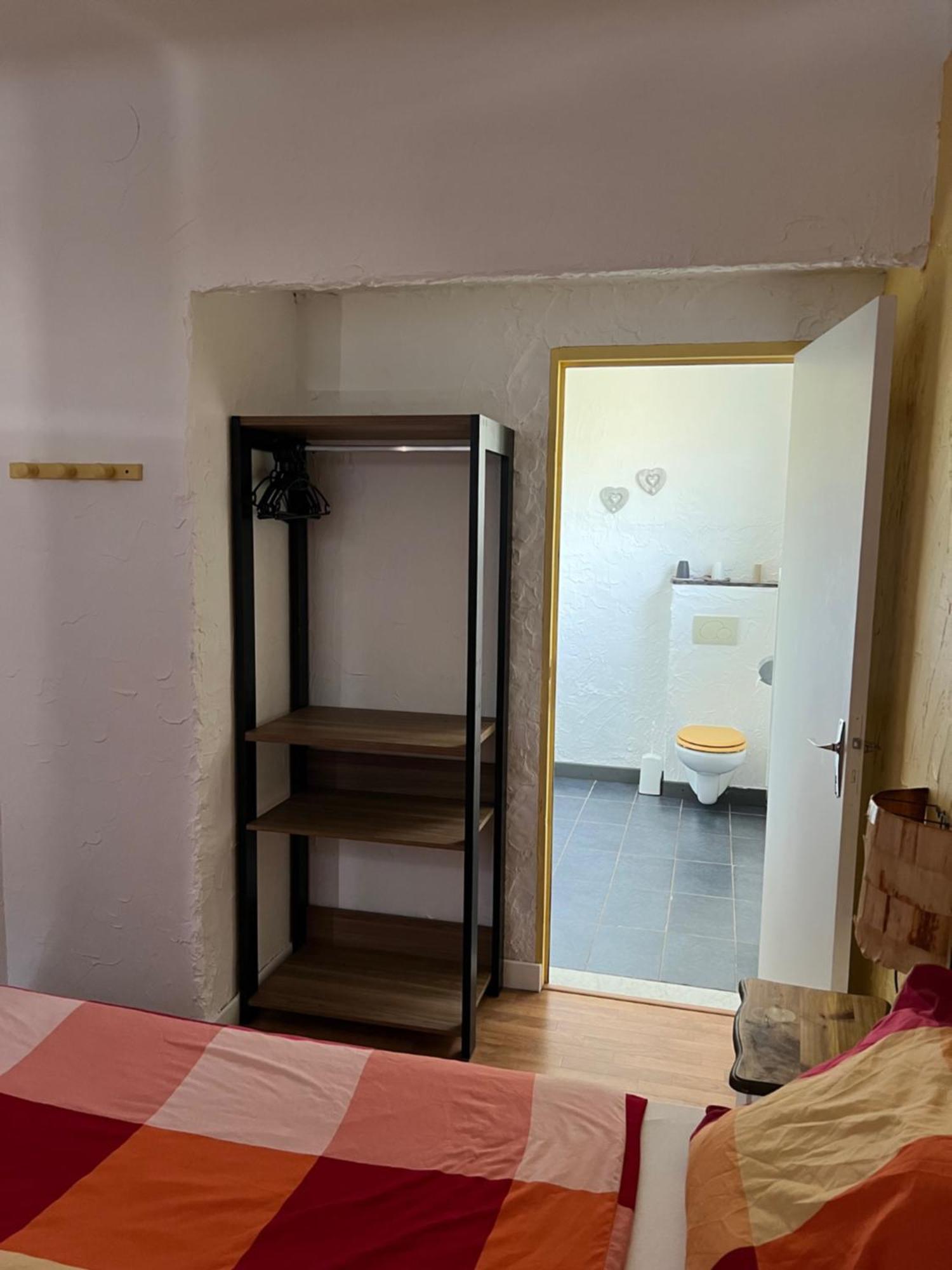 Queen Room,1572859469:JPEG