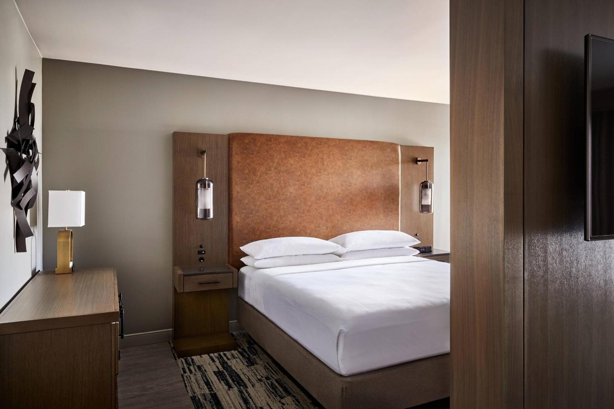 Junior King Suite,1774461939:JPEG