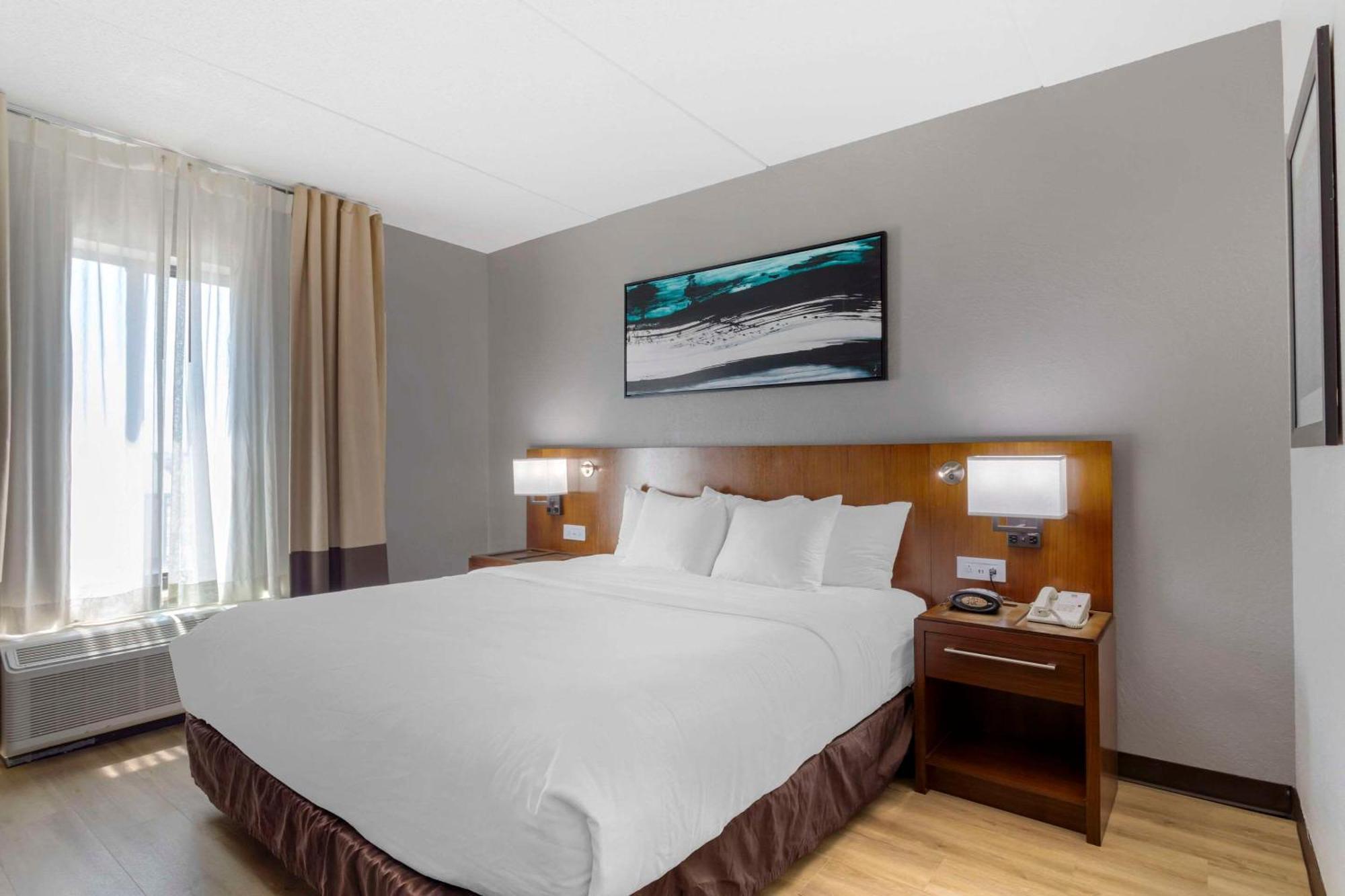 King Suite - Disability Access/Non-Smoking