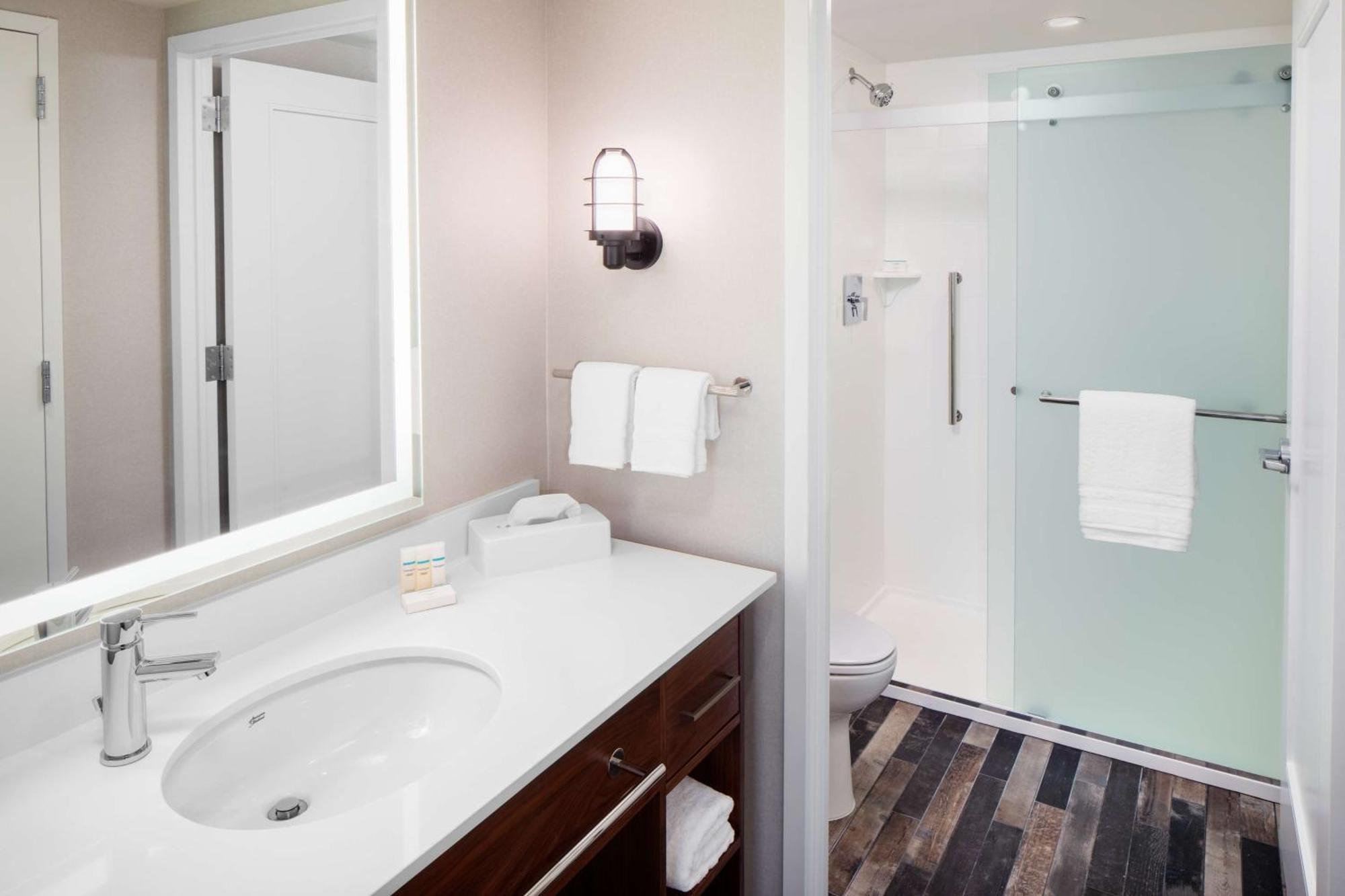 Suite 1 Chambre avec 2 Lits Queen-Size - Vue sur Eau