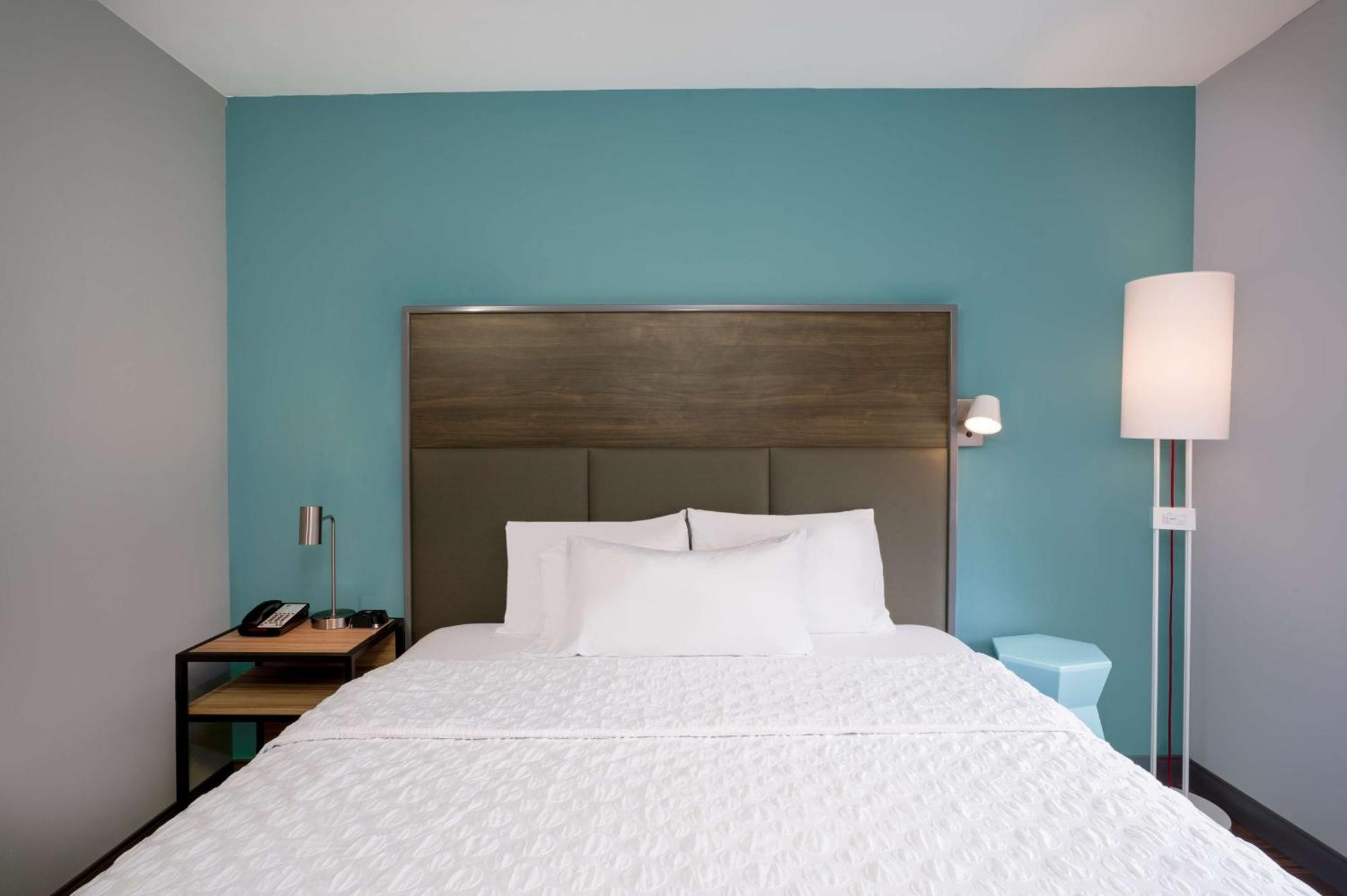 King Room,1557116830:JPEG