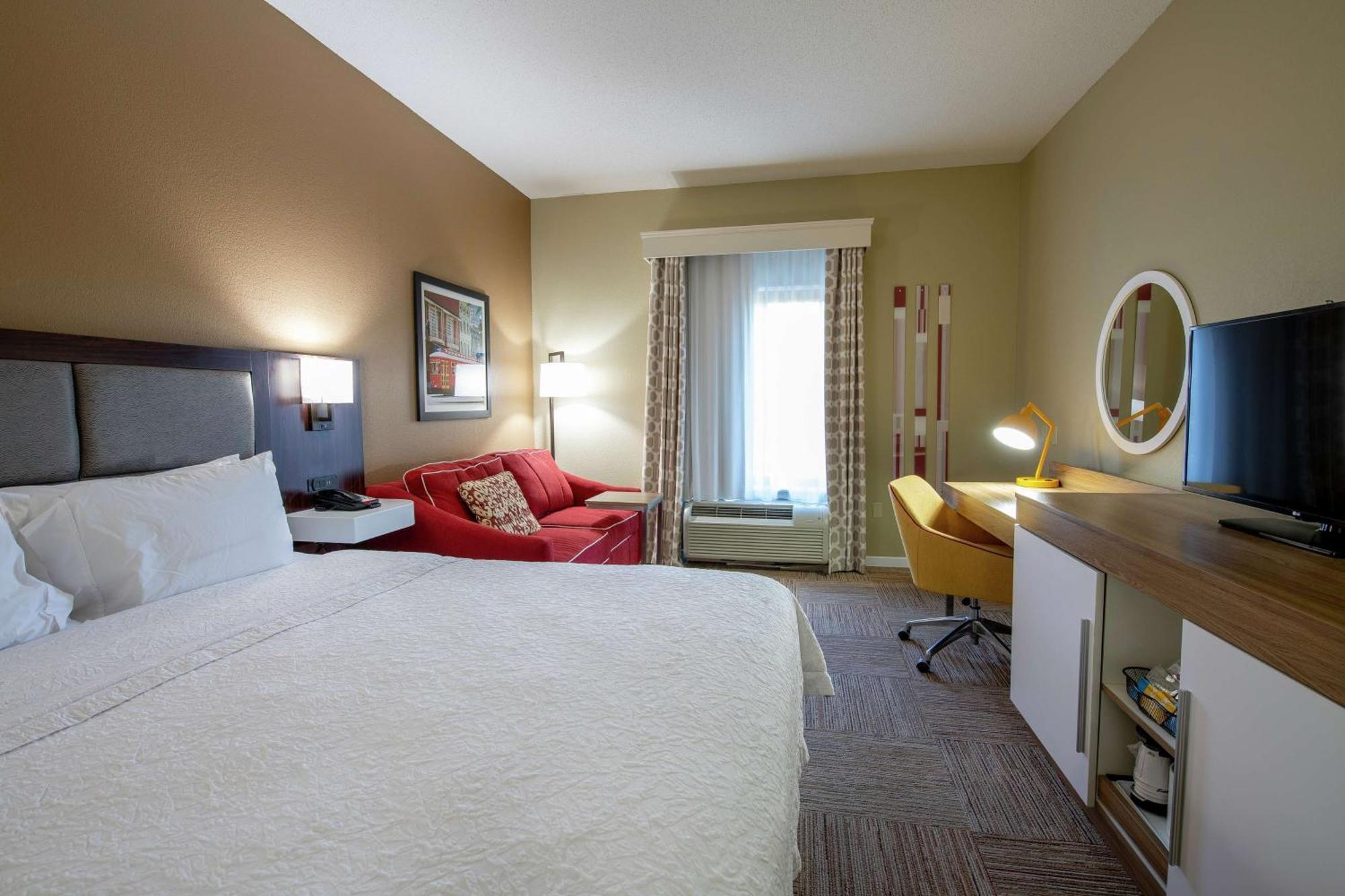 Deluxe King Room - Non-Smoking