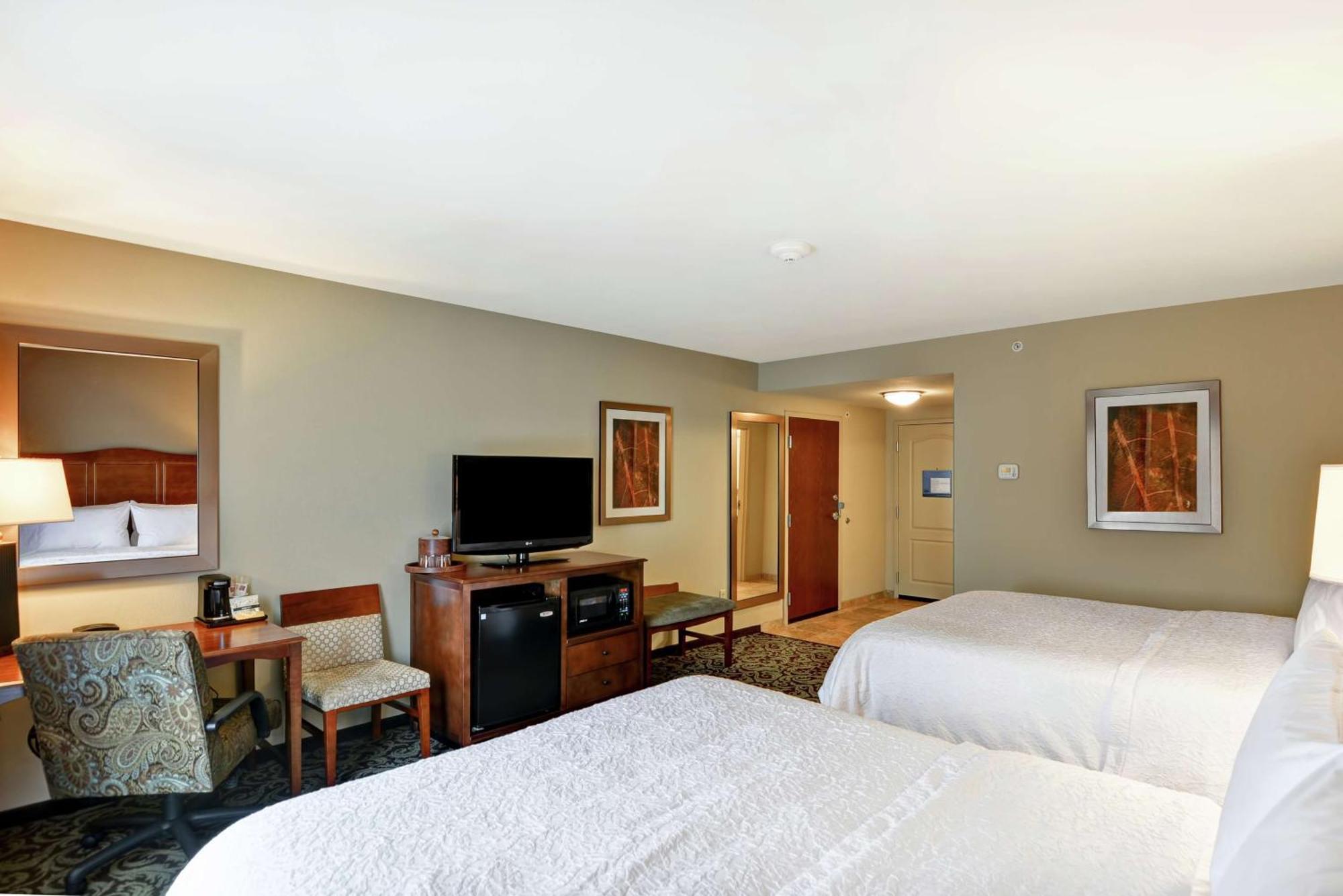 Room with Two Queen Beds - Non-Smoking