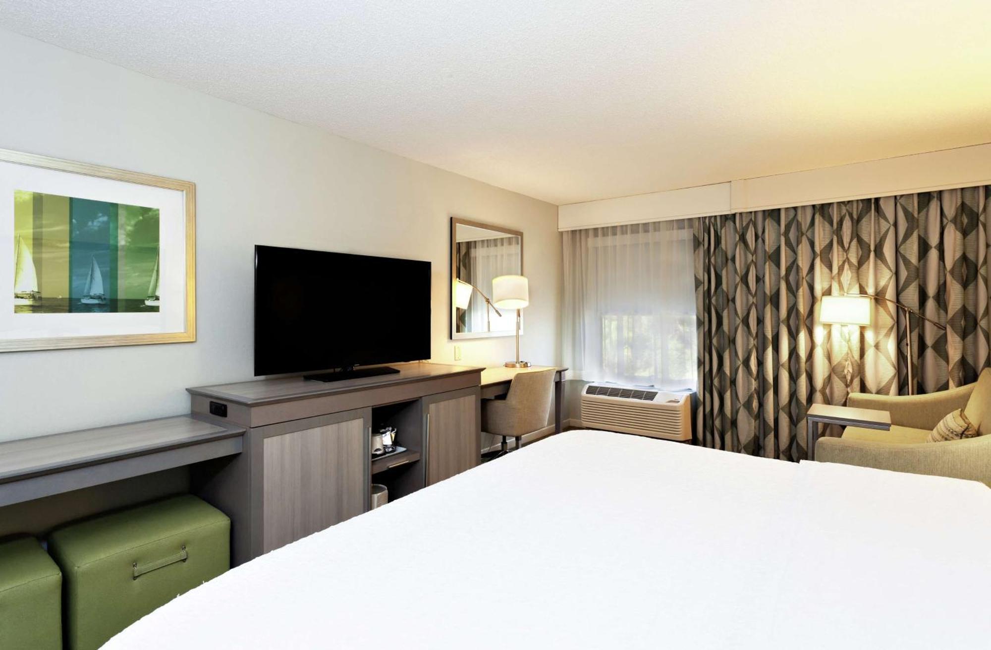 King Room with Sofa Bed and Study - Non-Smoking