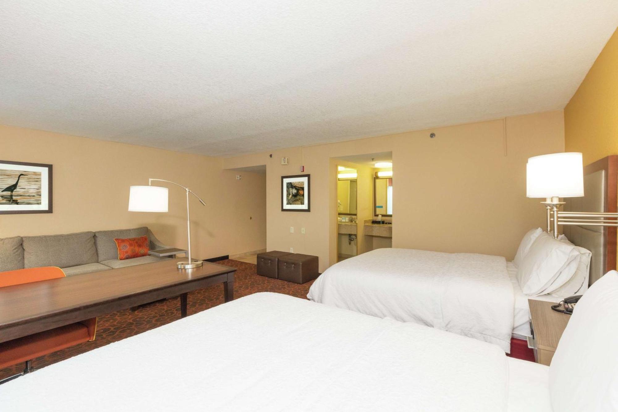 Queen Studio Suite Two Queen Beds Sofa Bed Non-Smoking,1557879631:JPEG