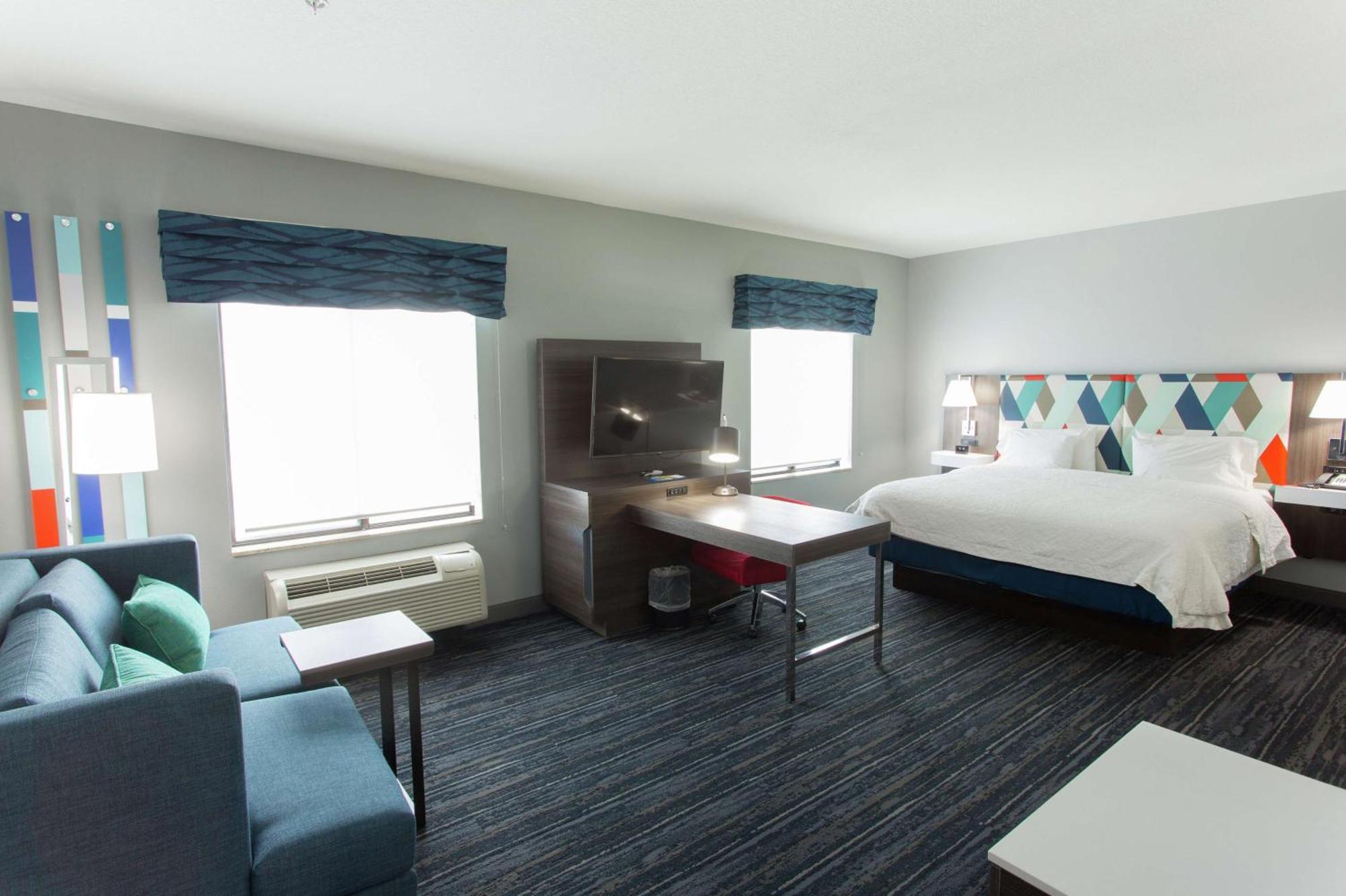 King Studio Suite with Sofa Bed - Hearing Access/Non-Smoking