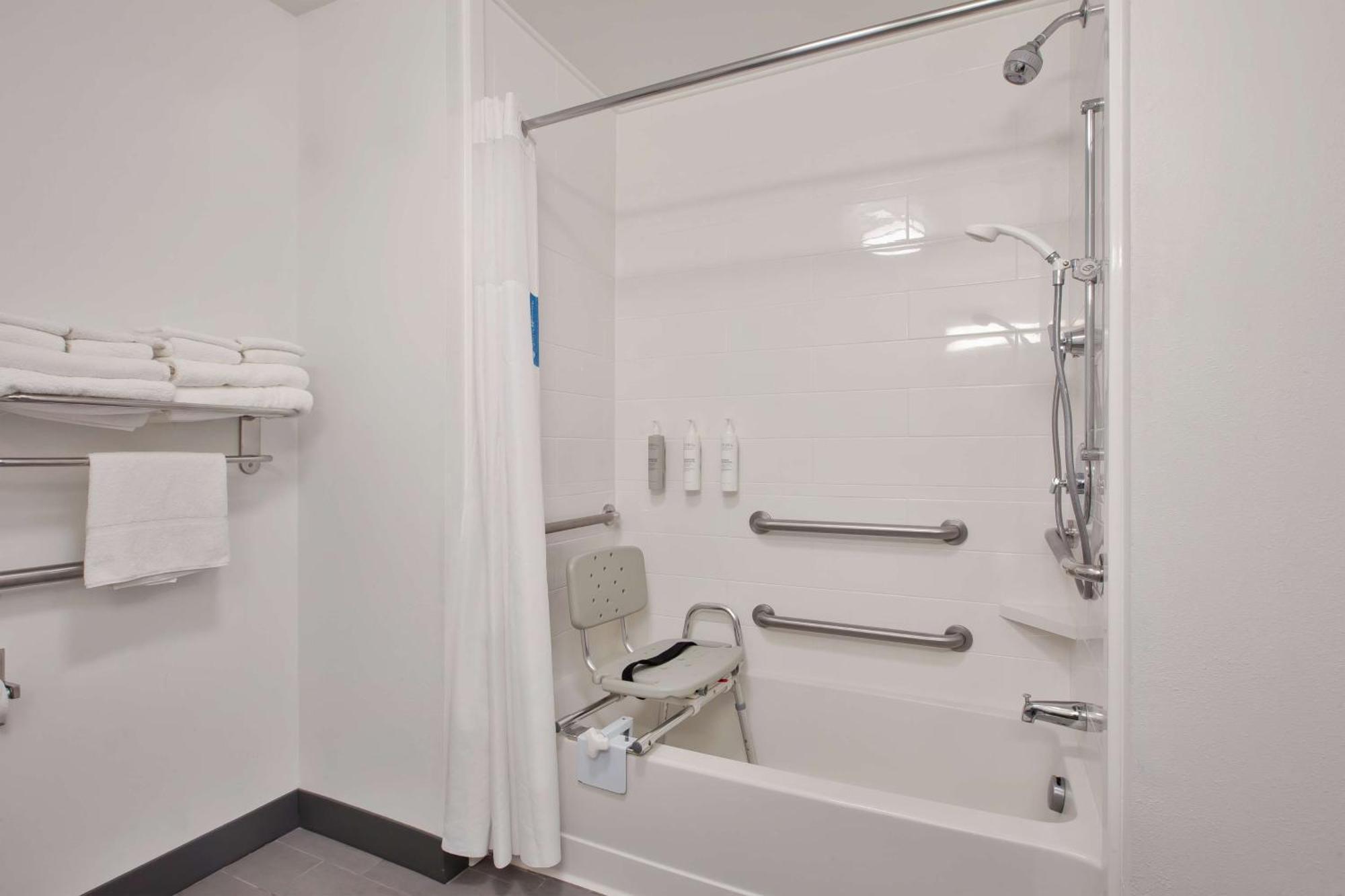 Queen Room with Two Queen Beds - Mobility and Hearing Access/Non-Smoking