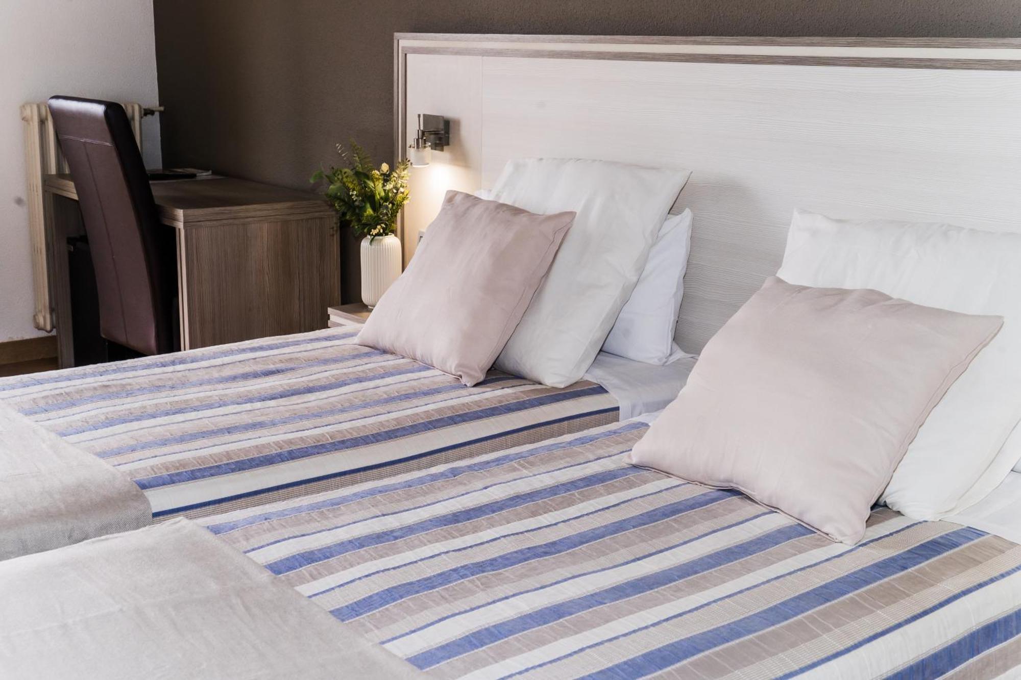 Double or Twin Room with Balcony,1558540762:JPEG