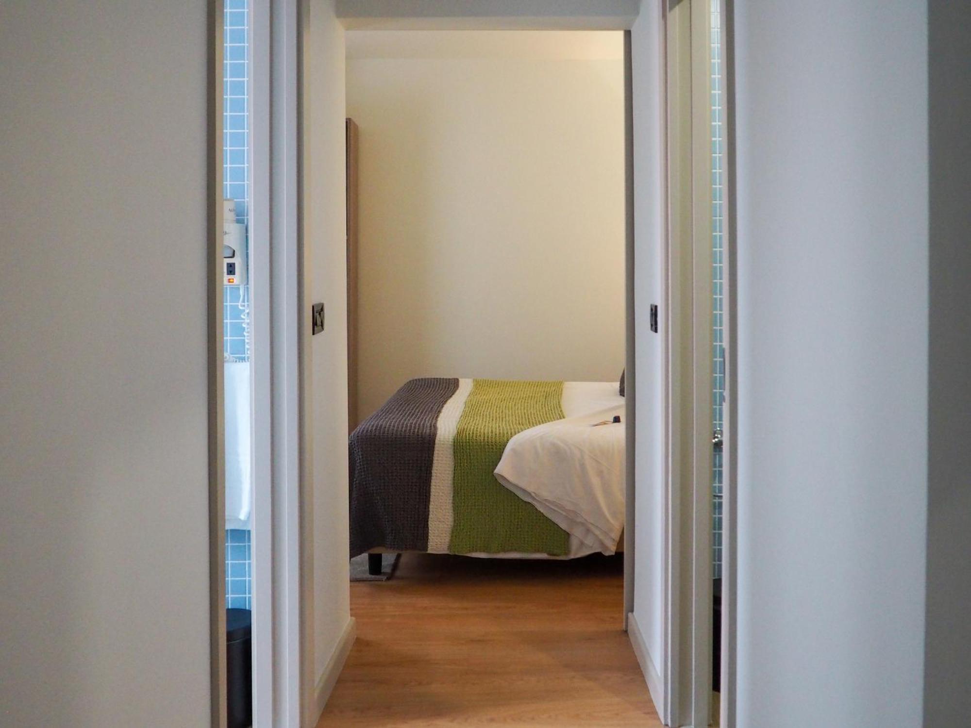 Suite with City View,1559632183:JPEG