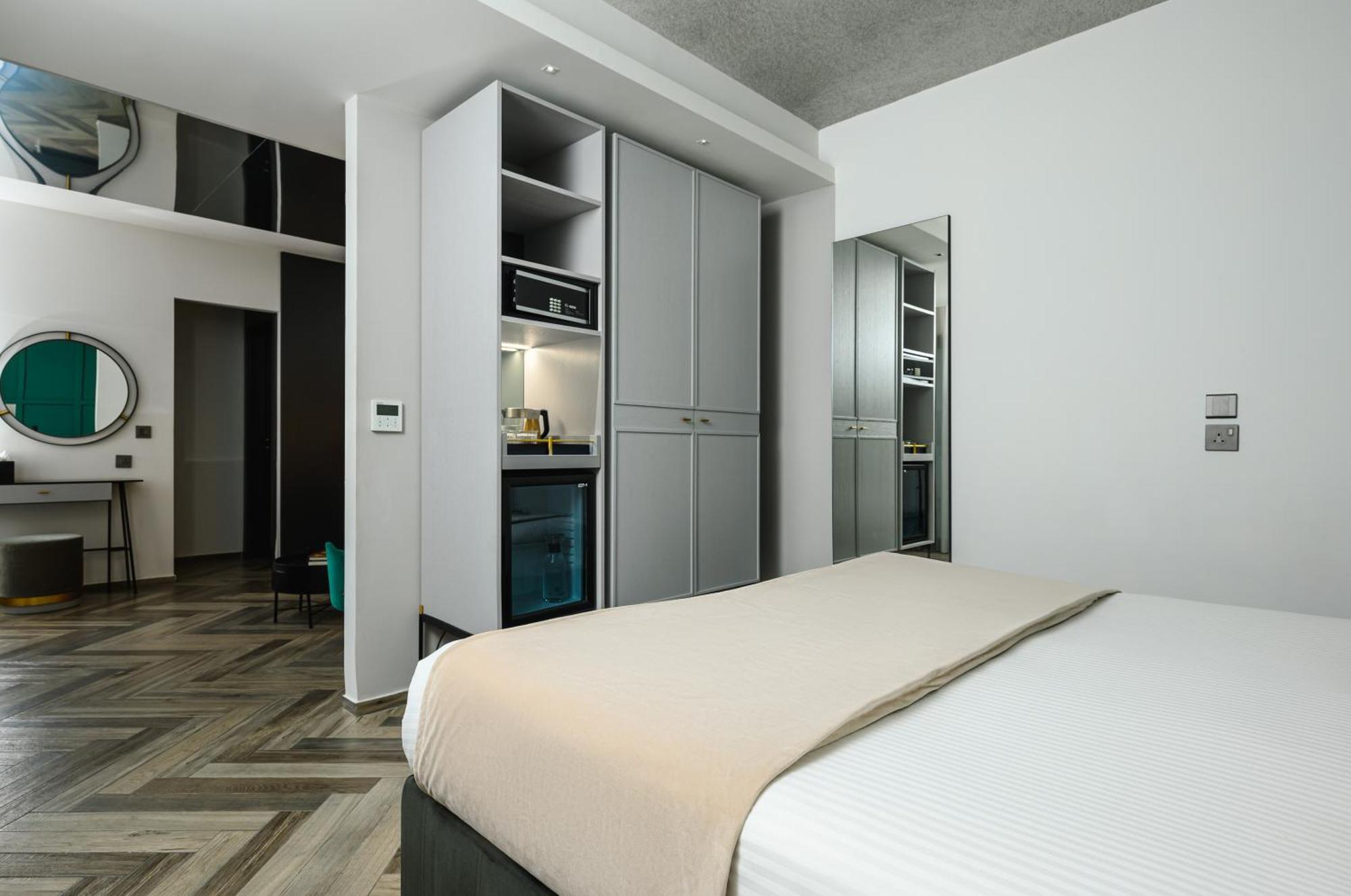 Deluxe Suite,1559839519:JPEG