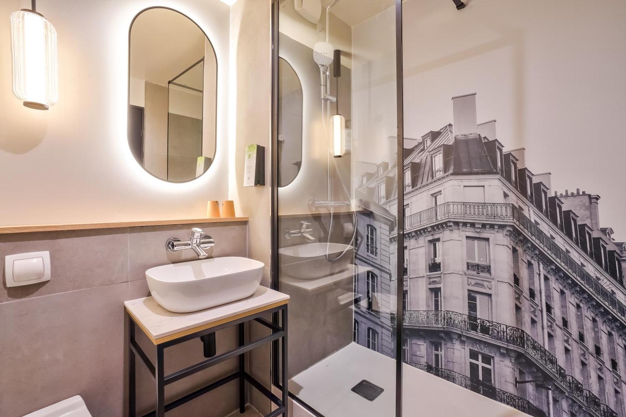 Chambre Standard - 1 Lit Queen-Size