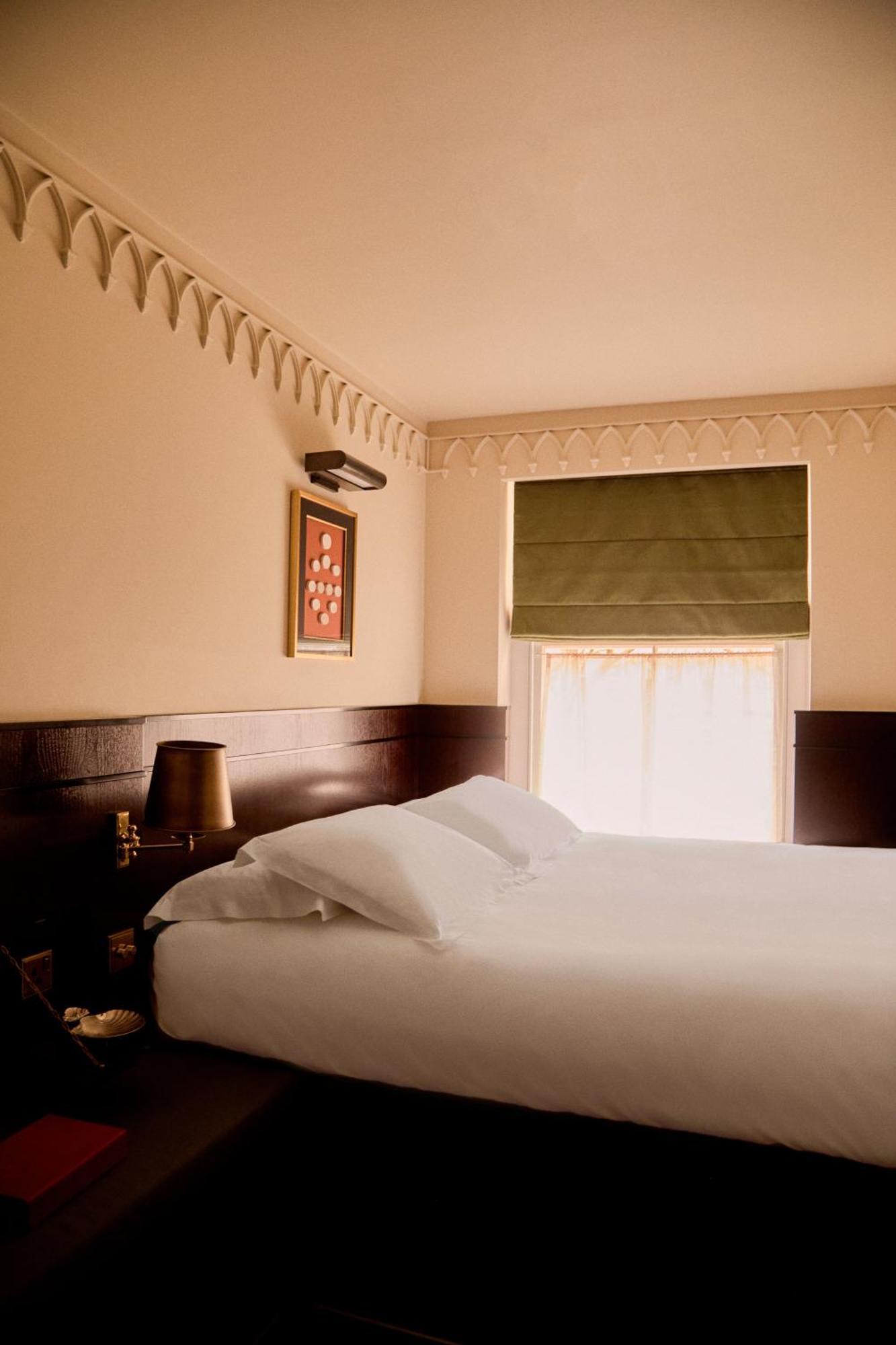 Small Double Room,1544074627:JPEG