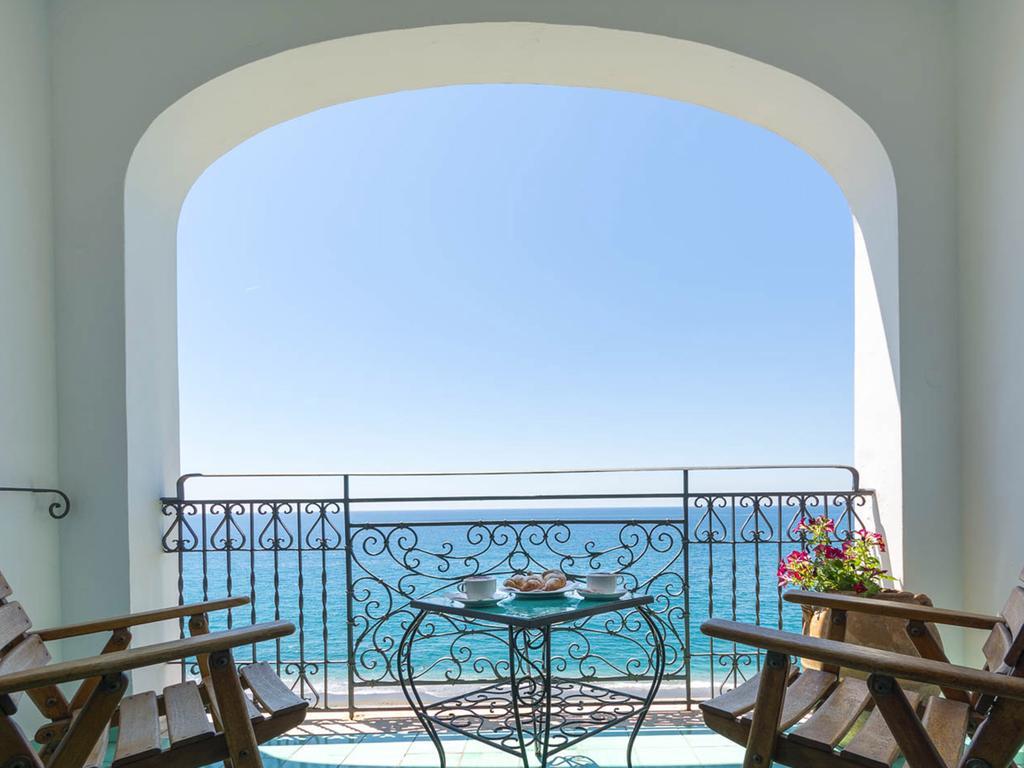 Camera Deluxe Matrimoniale/Doppia con Letti Singoli con Vista Mare