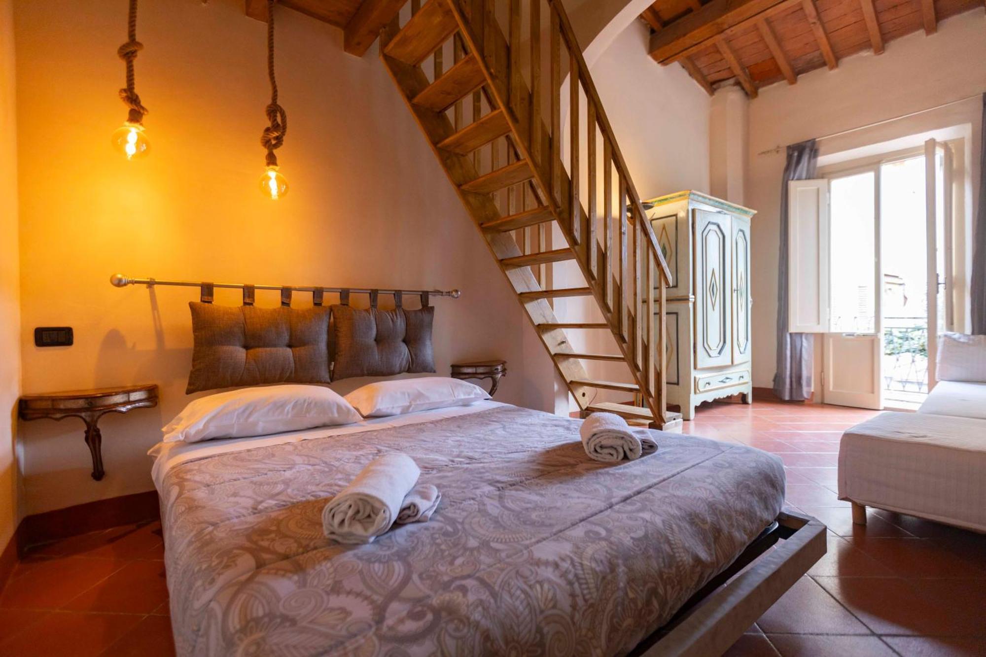 Quarto com Cama de Casal ou 2 de Solteiro