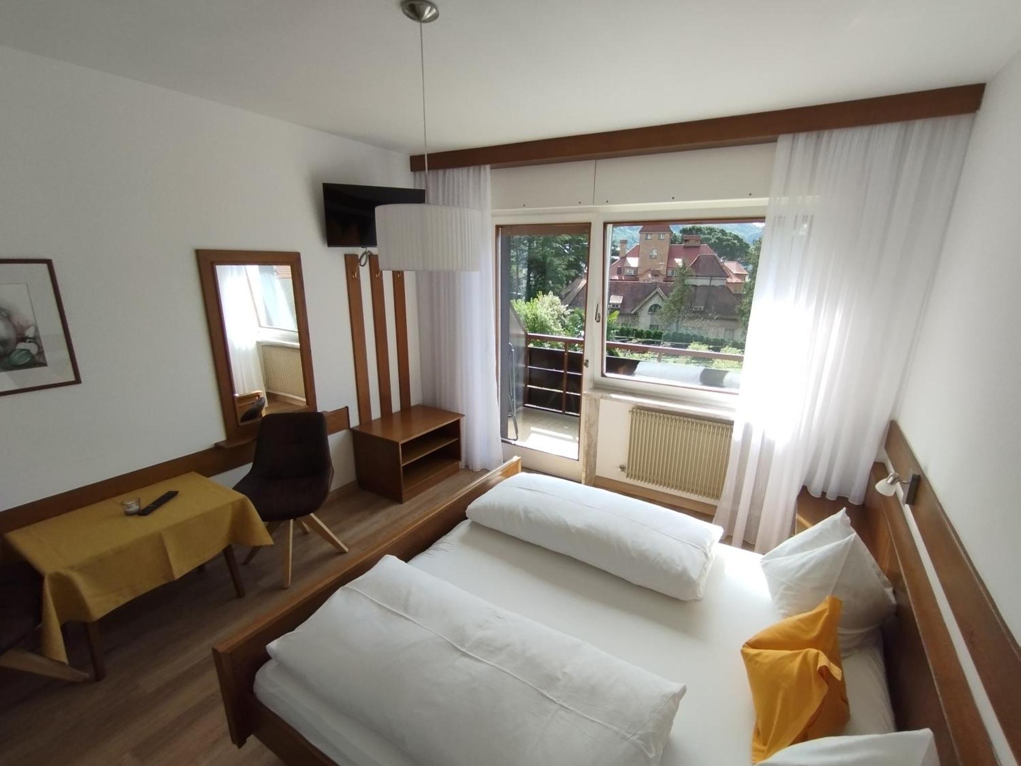 Doppelzimmer mit Balkon