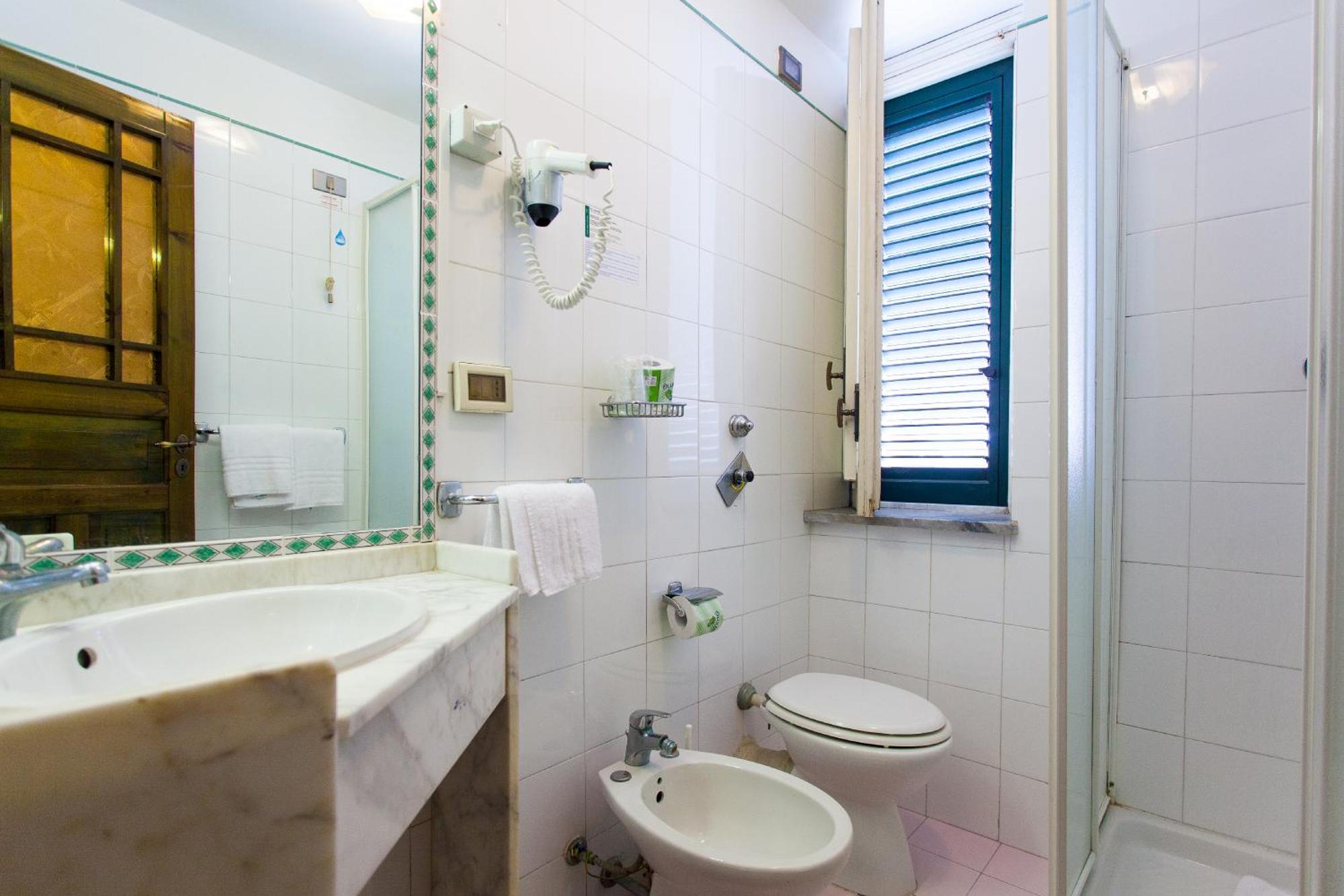 Standard Quadruple Room,1572626738:JPEG