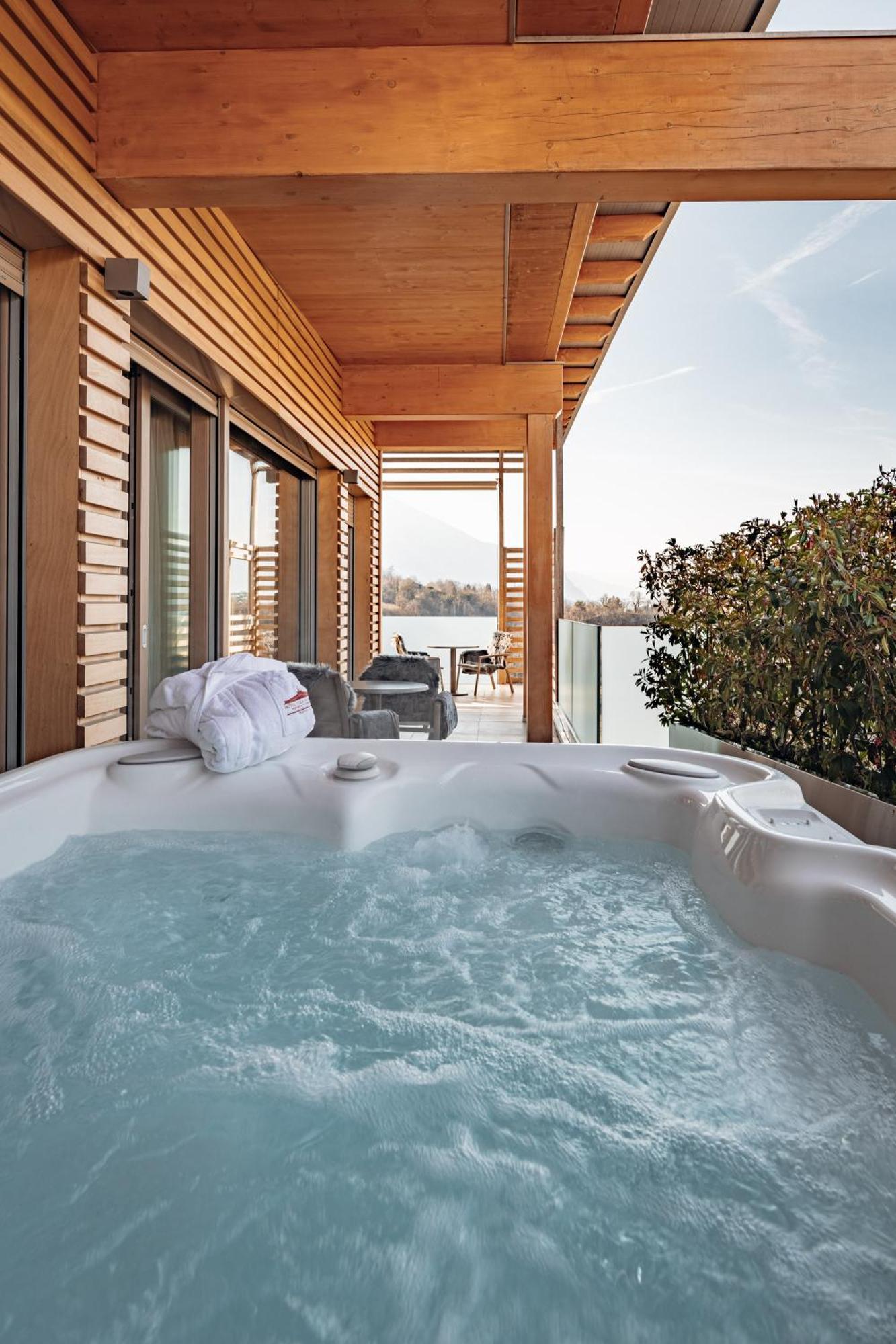 Junior Suite Private Sauna Hot Tub,1572632930:JPEG