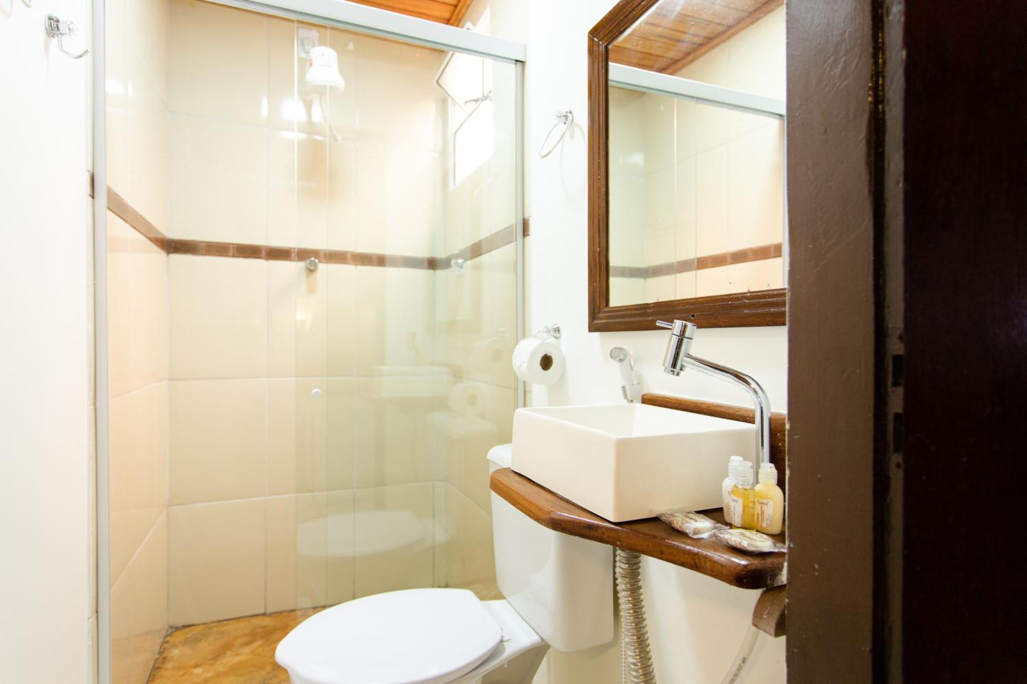 Quarto com 2 Camas de Solteiro