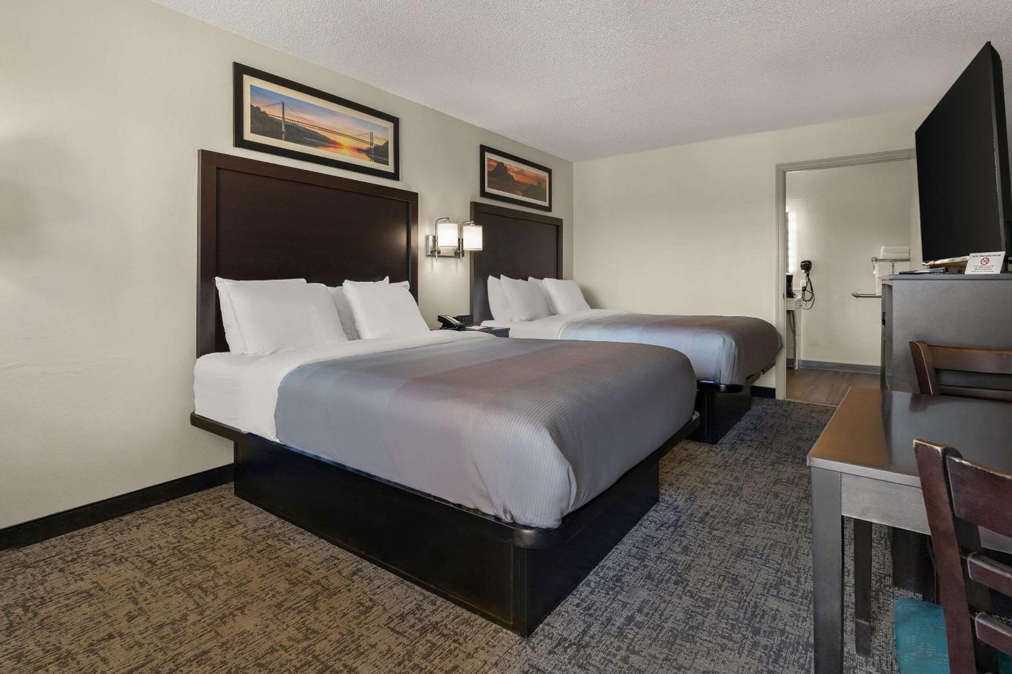 Queen Room with Two Queen Beds - Accessible/Non-Smoking