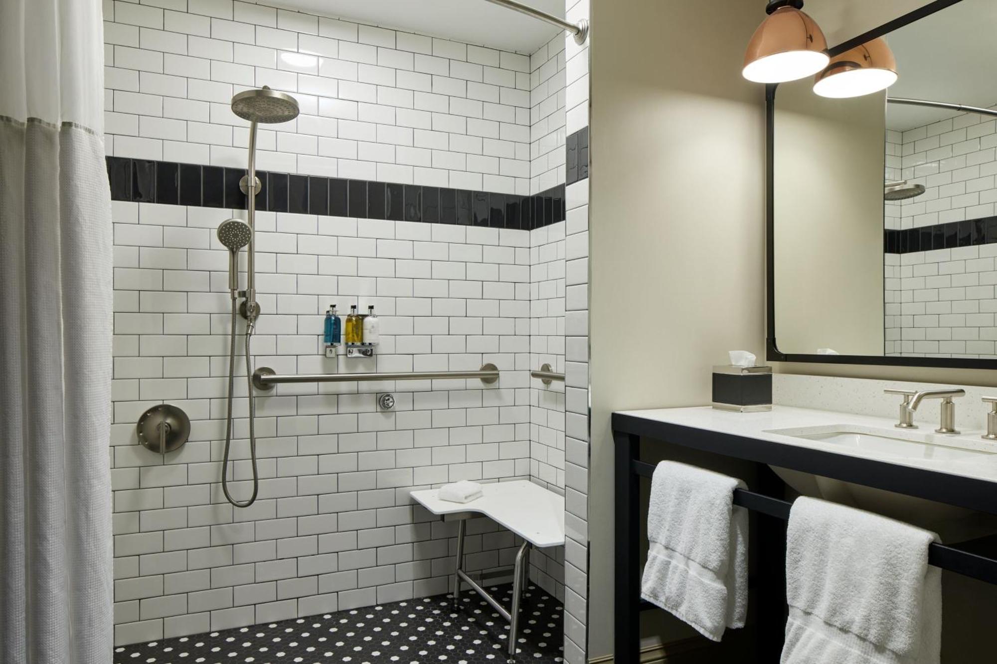 Guest Room, 1 King