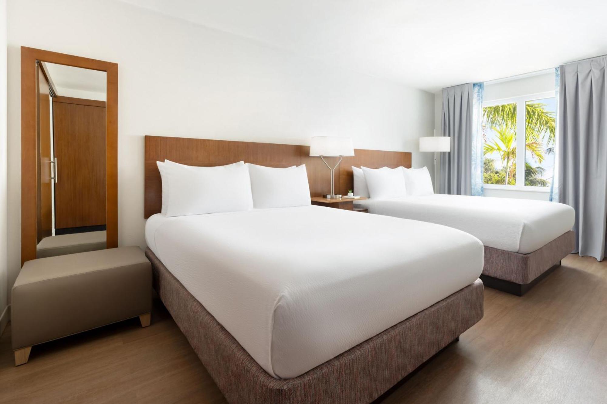 Standaard Kamer met 2 Queensize Bedden