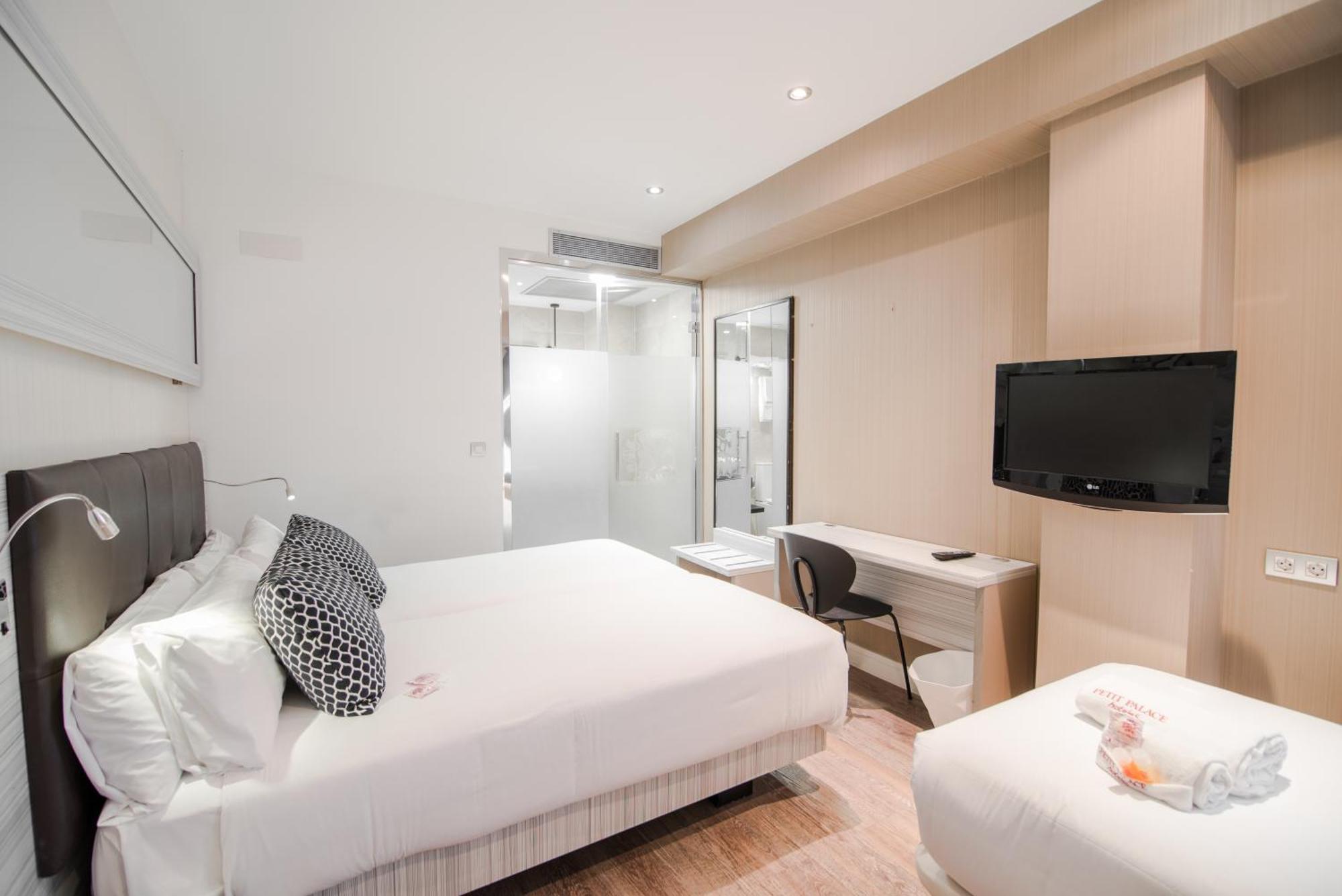 Triple Room,1580141186:JPEG