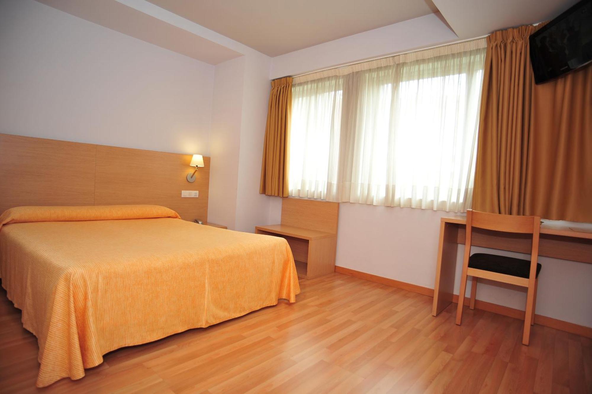 Queen Room,438921048:JPEG