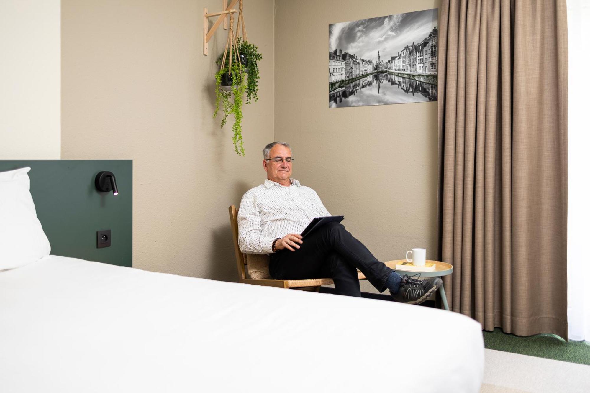 Deluxe Room,1583650745:JPEG