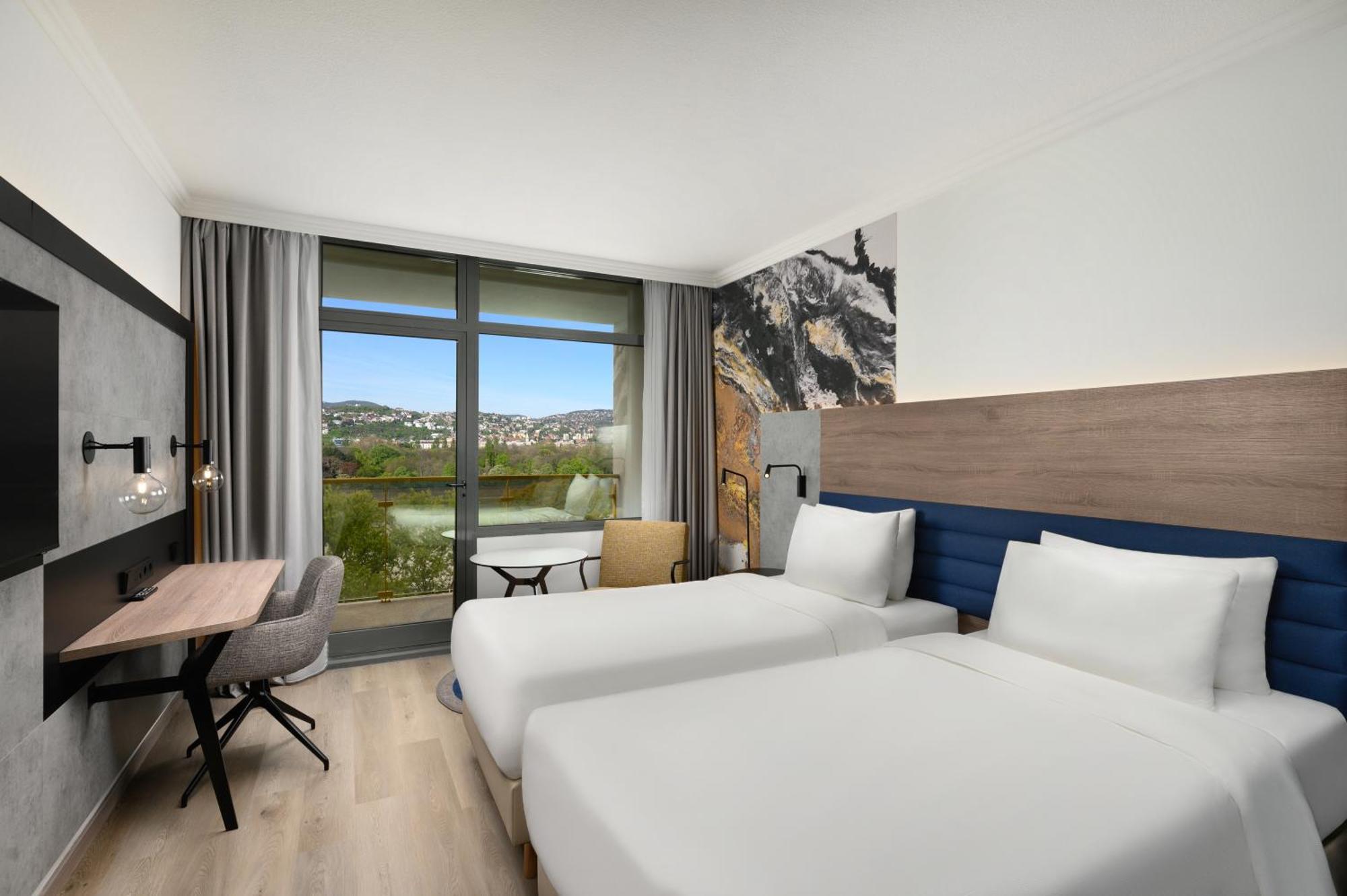 Premium Plus Twin Balcony Danube view newly refurbished