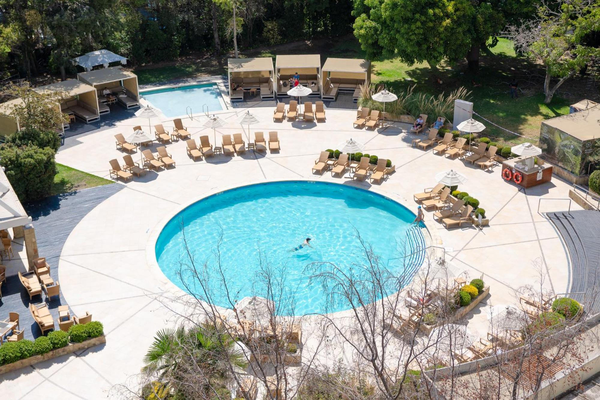 Classic Room, Guest room, 1 King, Pool view