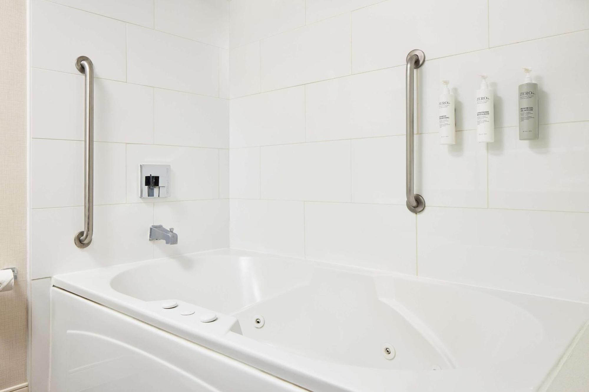 King Room with Spa Bath