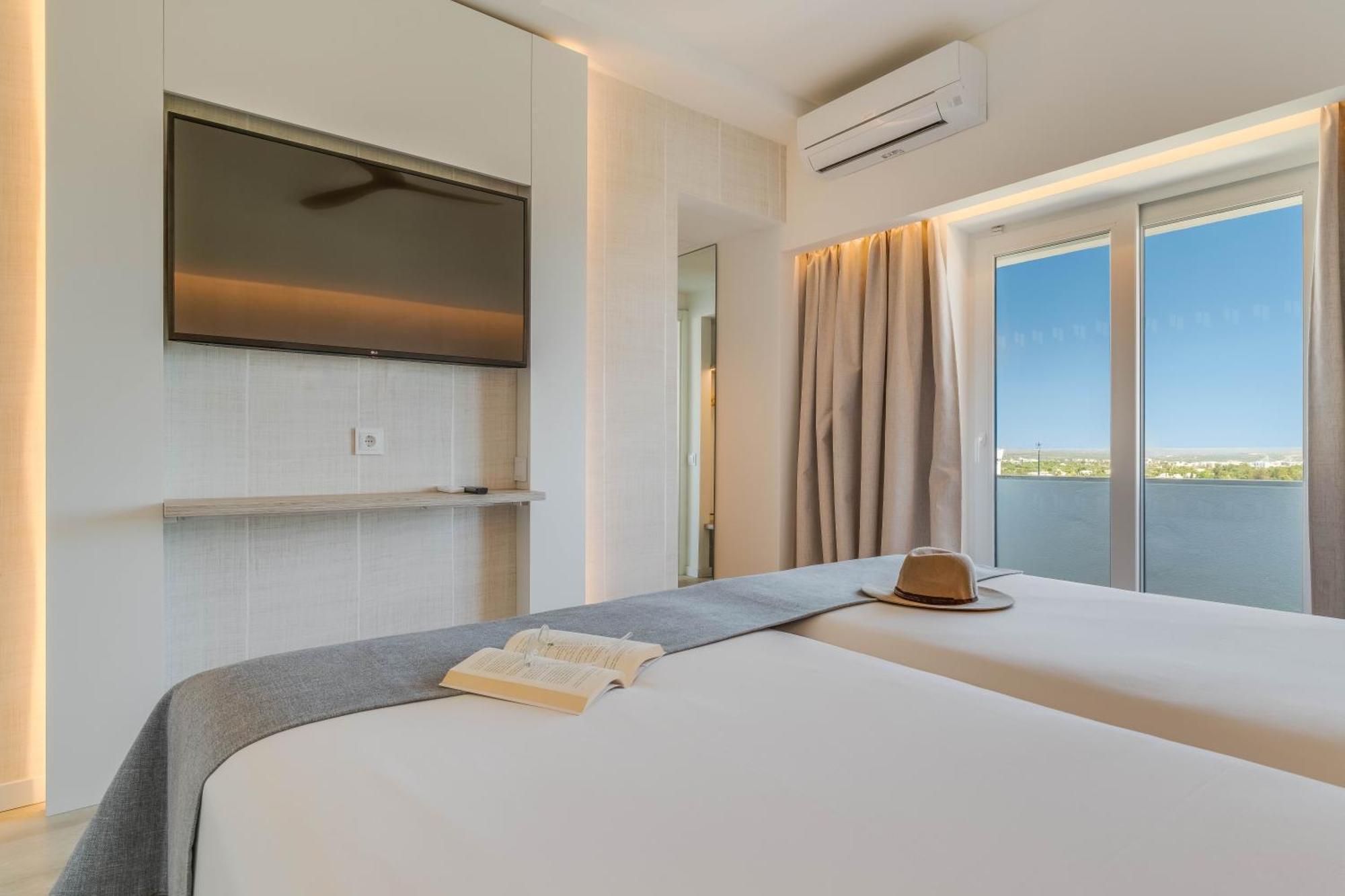 Quarto Twin com Vista Jardim