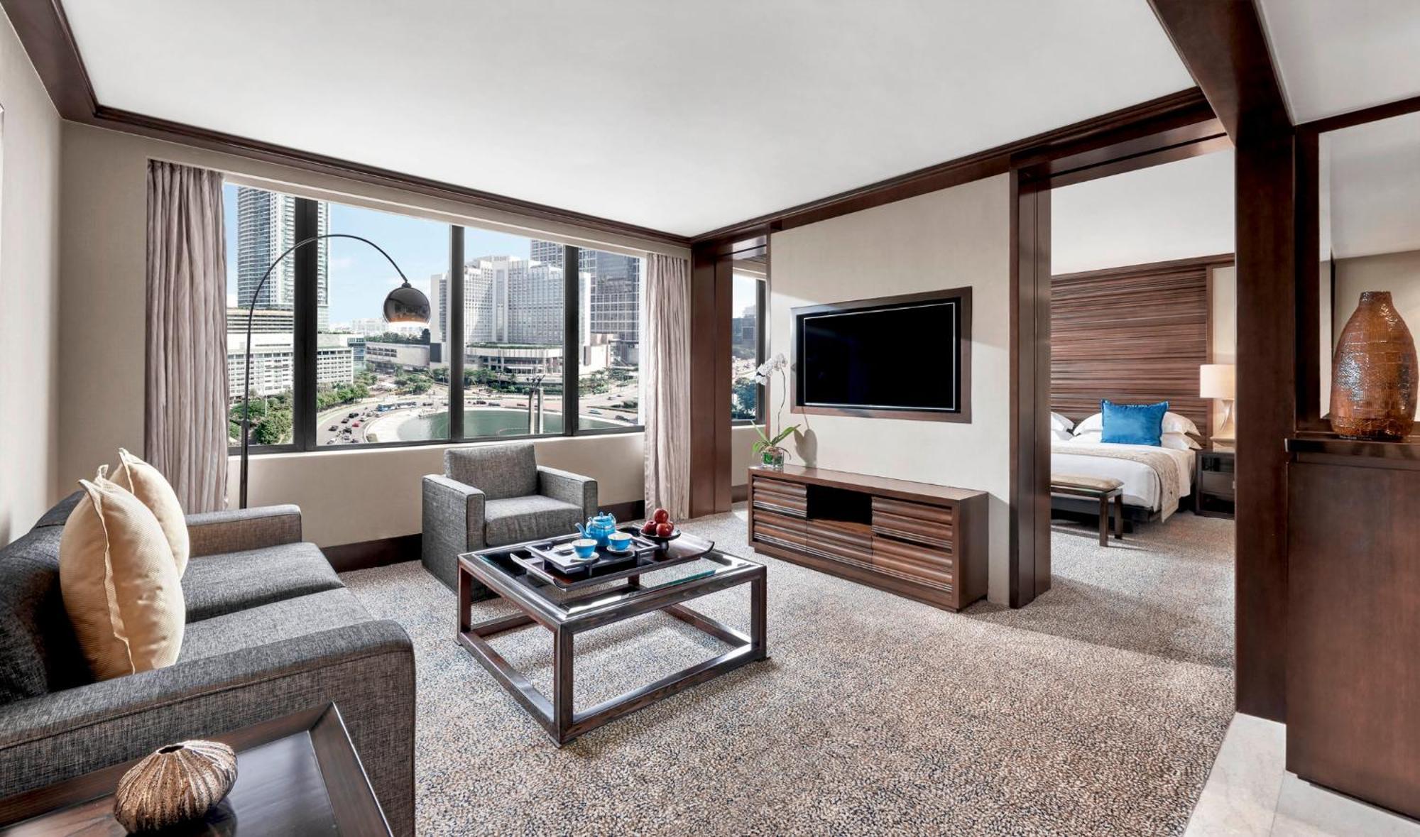 Urban Club Suite mit 2 Einzelbetten und Aussicht auf das Monument
