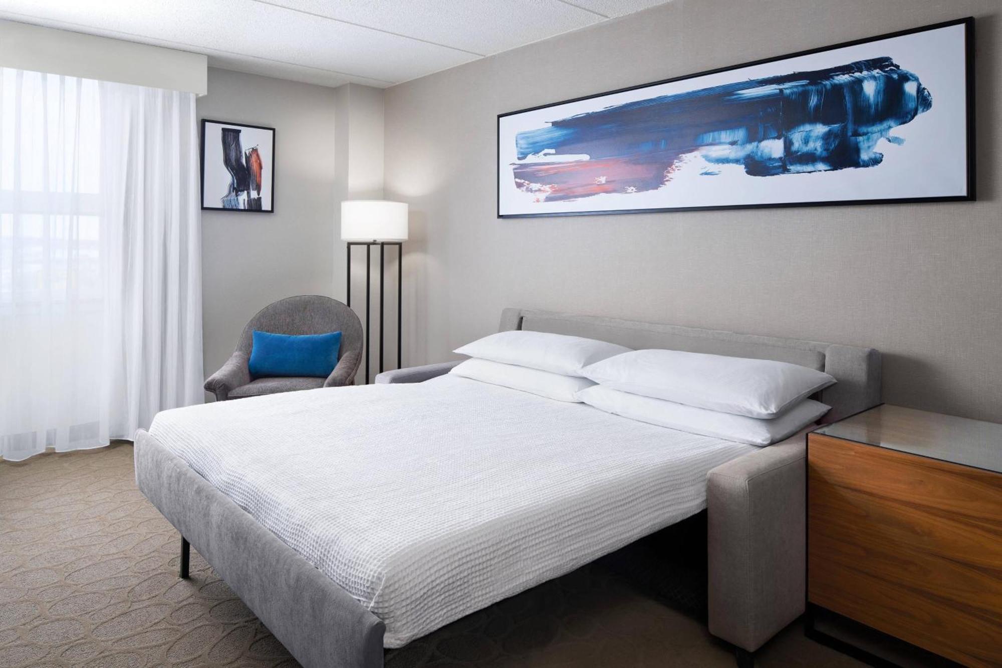 1 Bedroom Suite, 1 King, Sofa bed