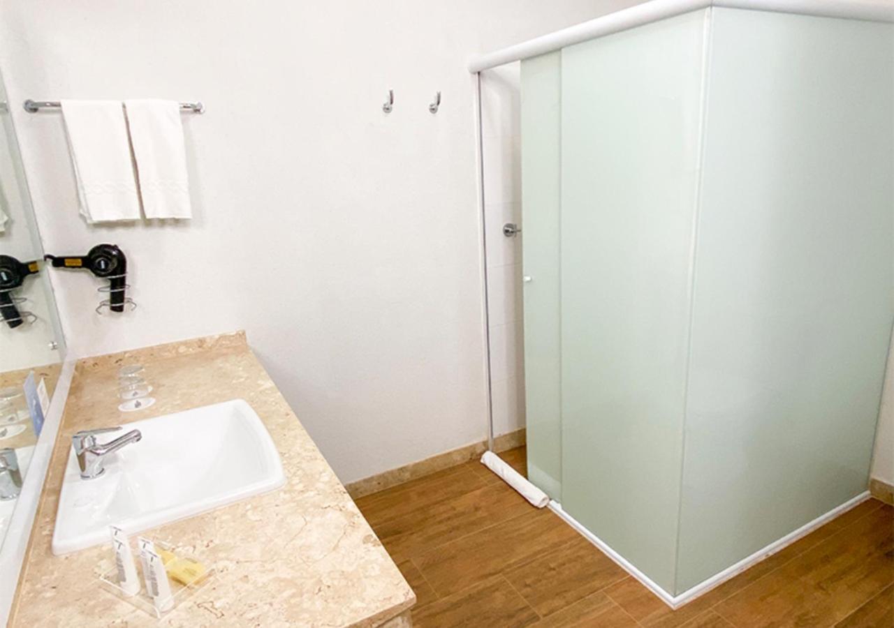 Quarto Superior com Vista da Piscina