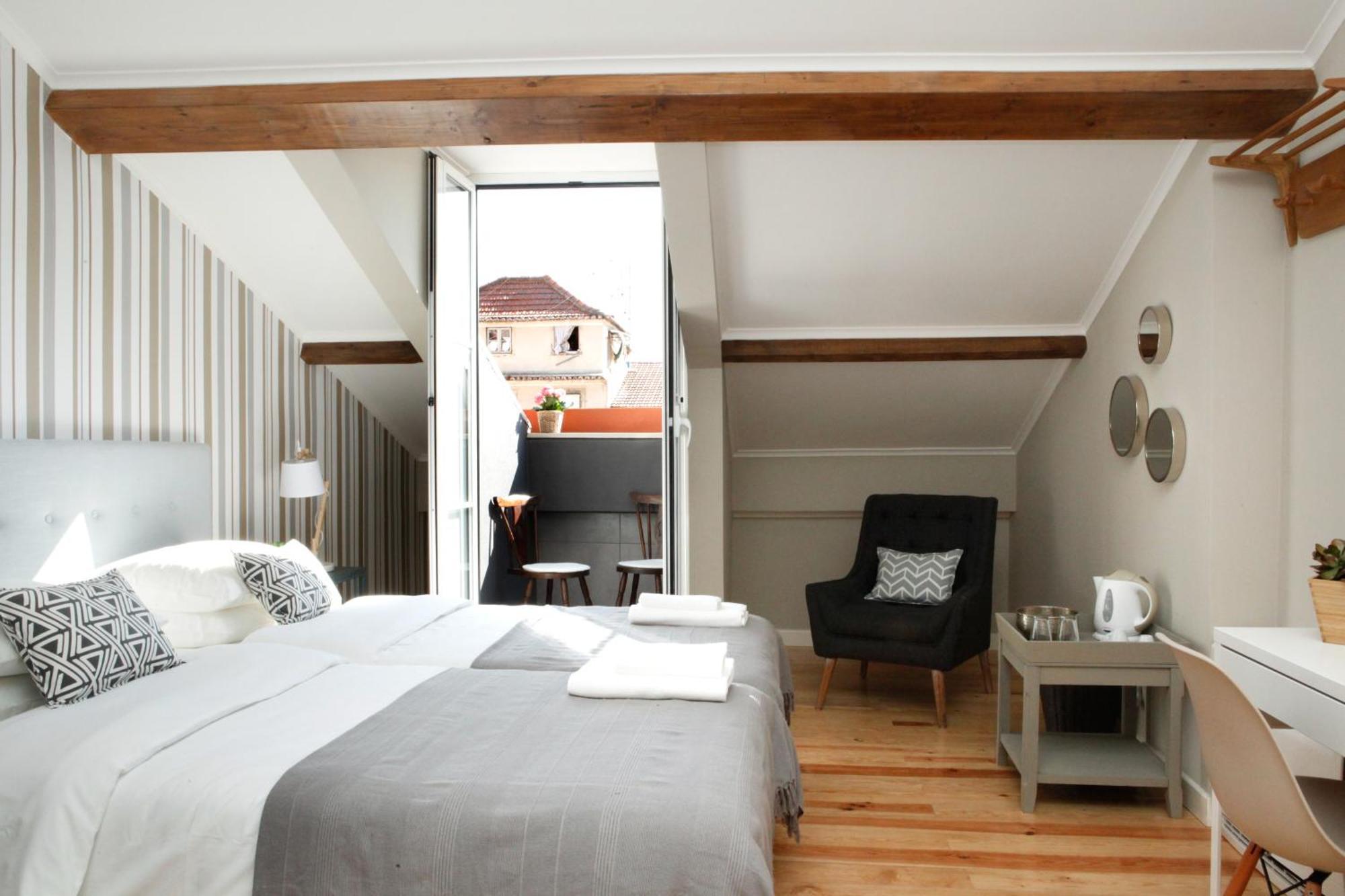 Quarto Superior com Cama de Casal ou 2 de Solteiro e Varanda
