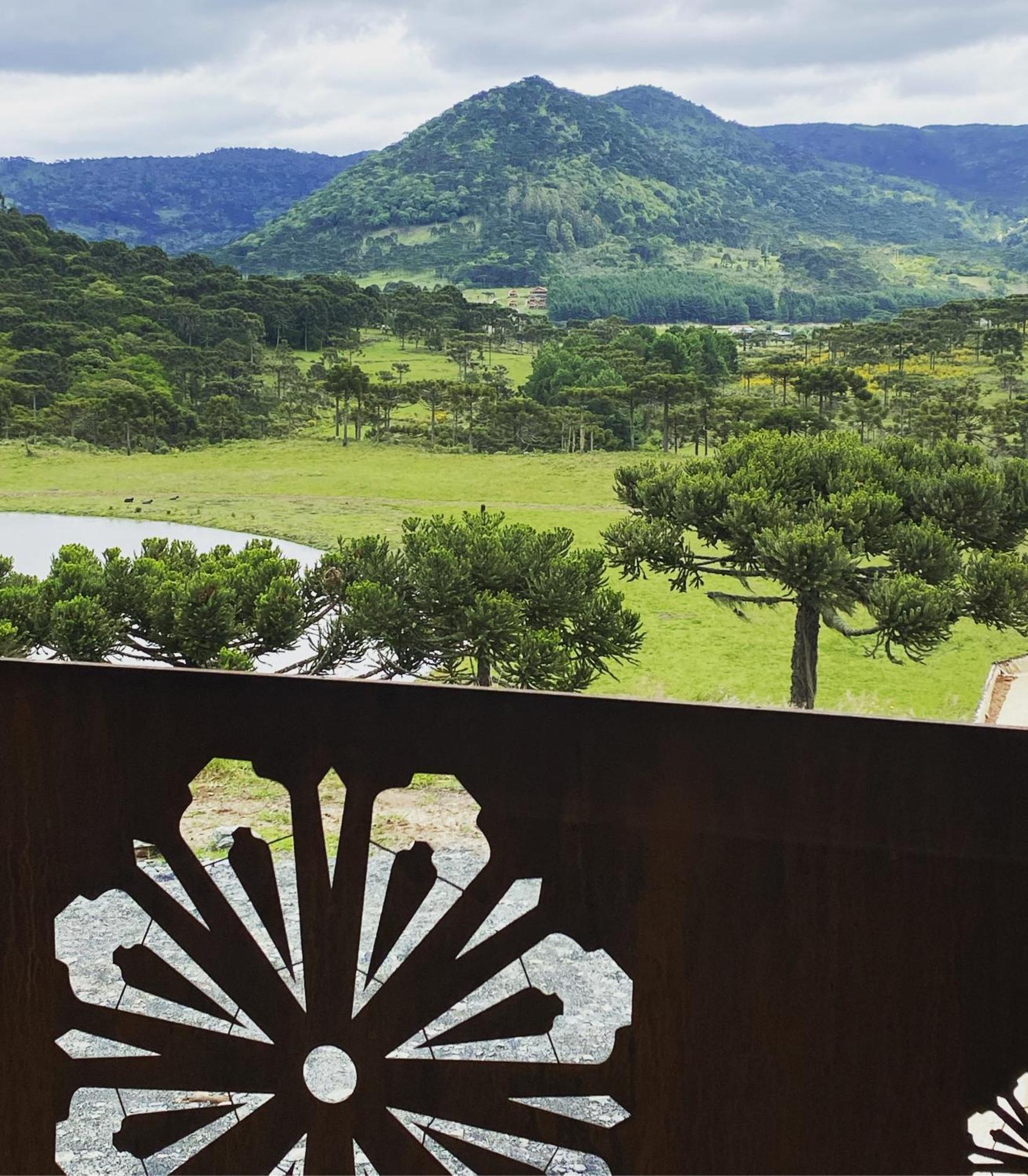 Suíte com Vista do Lago