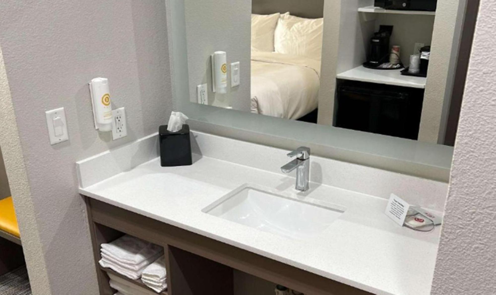 Queen Suite with Two Queen Beds - Disability Access/Non smoking