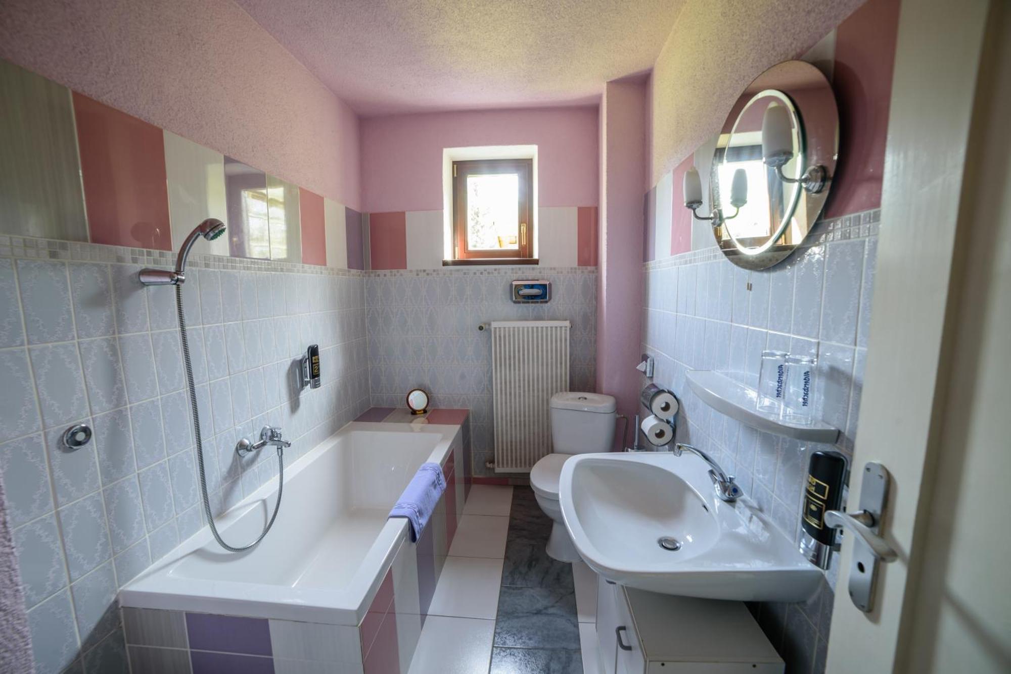 Familienzimmer (4 Erwachsene)