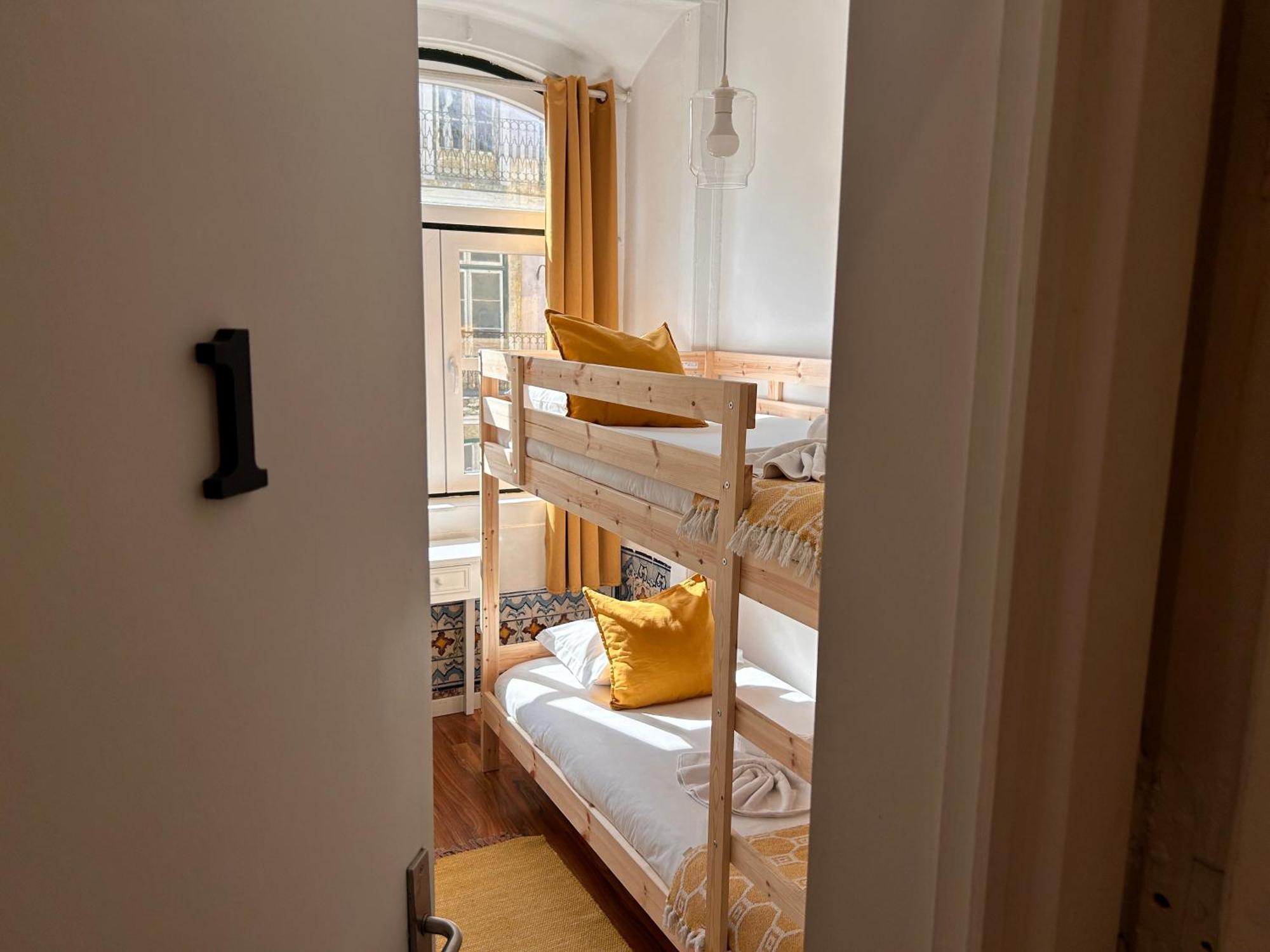 Bunk-Bed Room with Shared Bathroom - 3rd floor,1590468110:JPEG