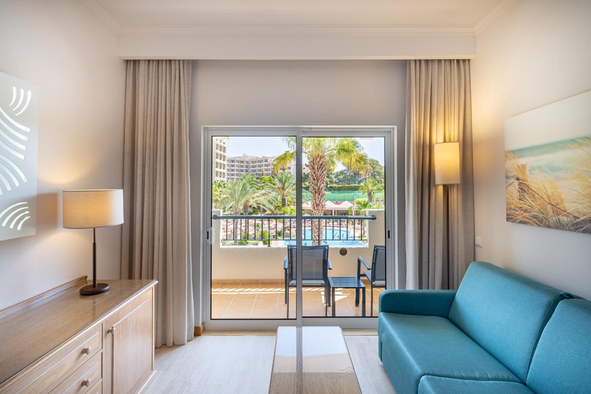 Family Plus Room with Pool View,1590517432:JPEG