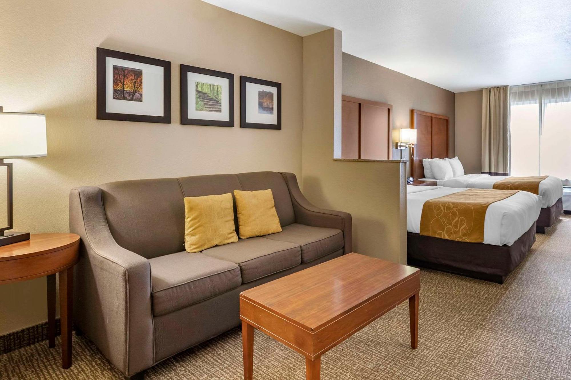 Efficiency Queen Room with Two Queen Beds - Non Smoking/Pet Friendly