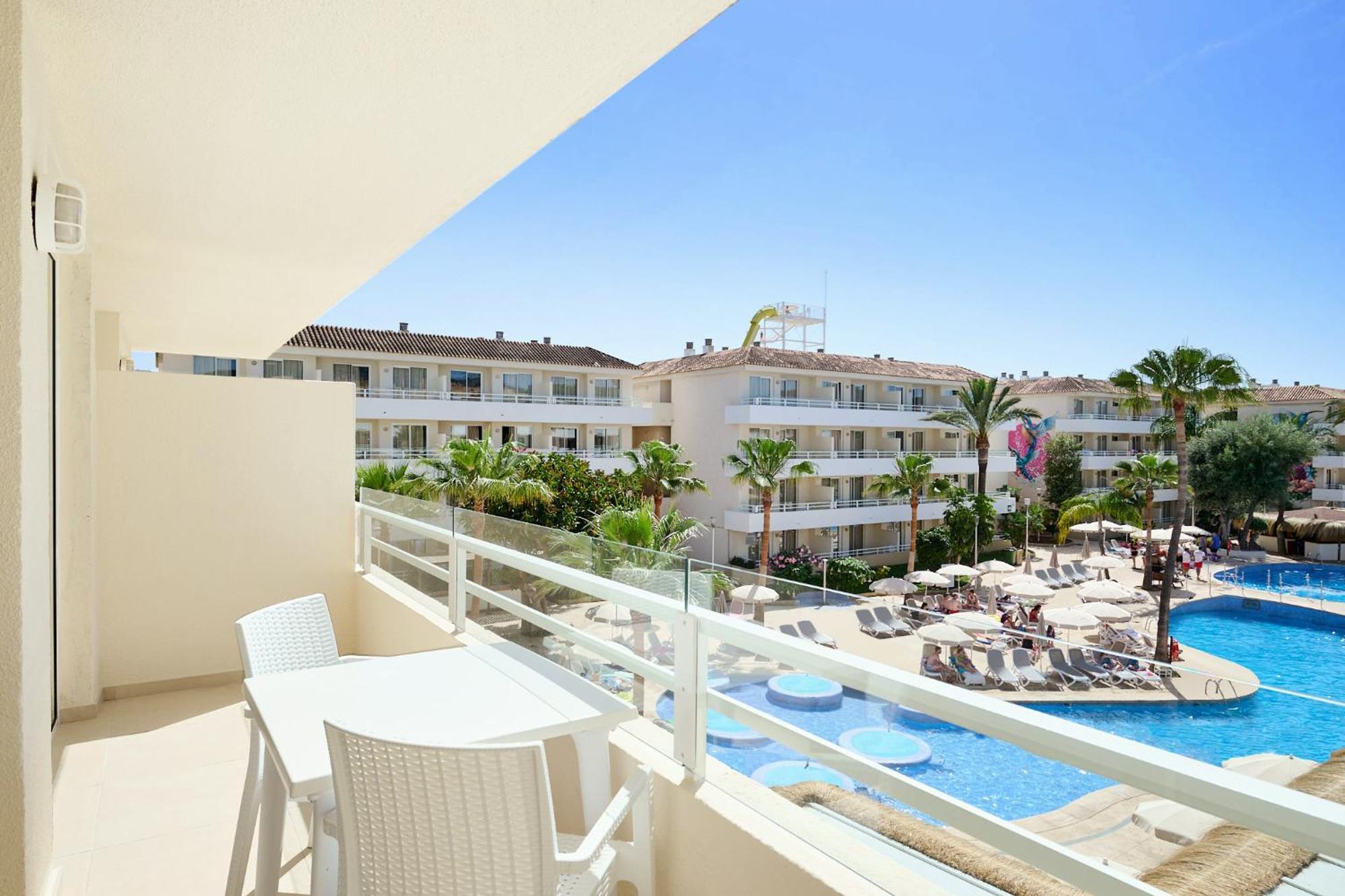 Suite with Pool View - Magnus,1592315601:JPEG