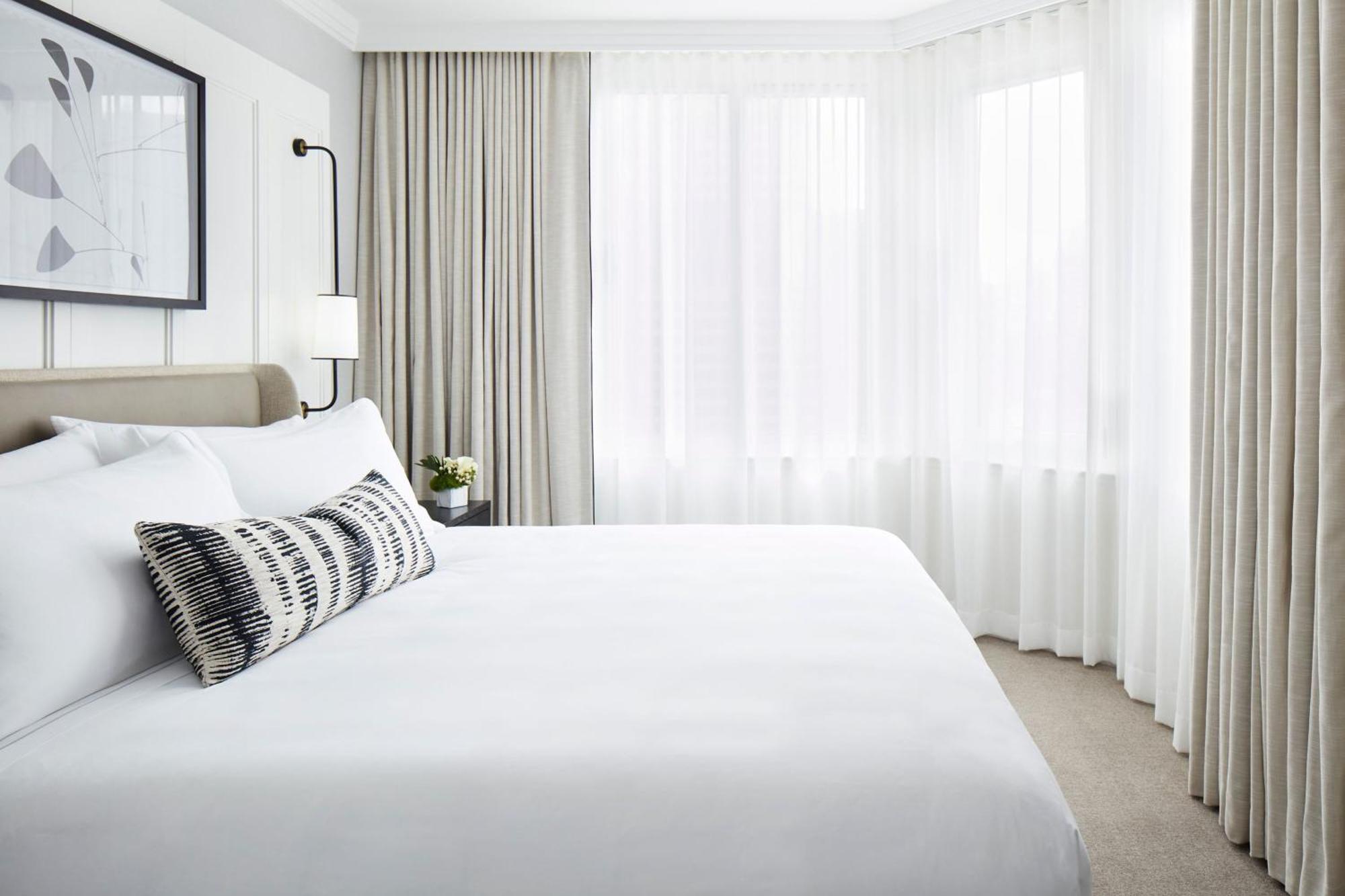 Suite 1 Chambre Lit King-Size – Vue sur Ville