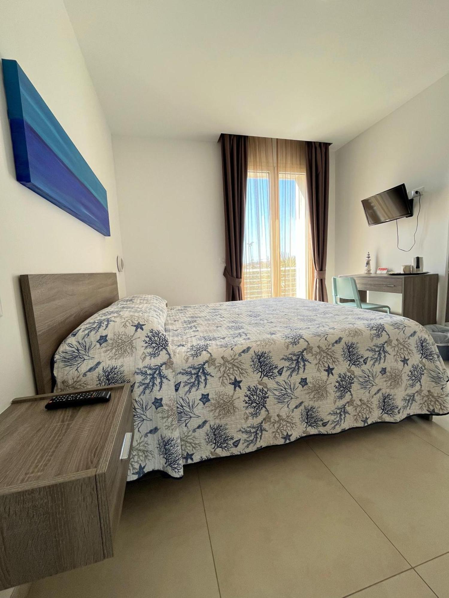 Double Room,1595428940:JPEG
